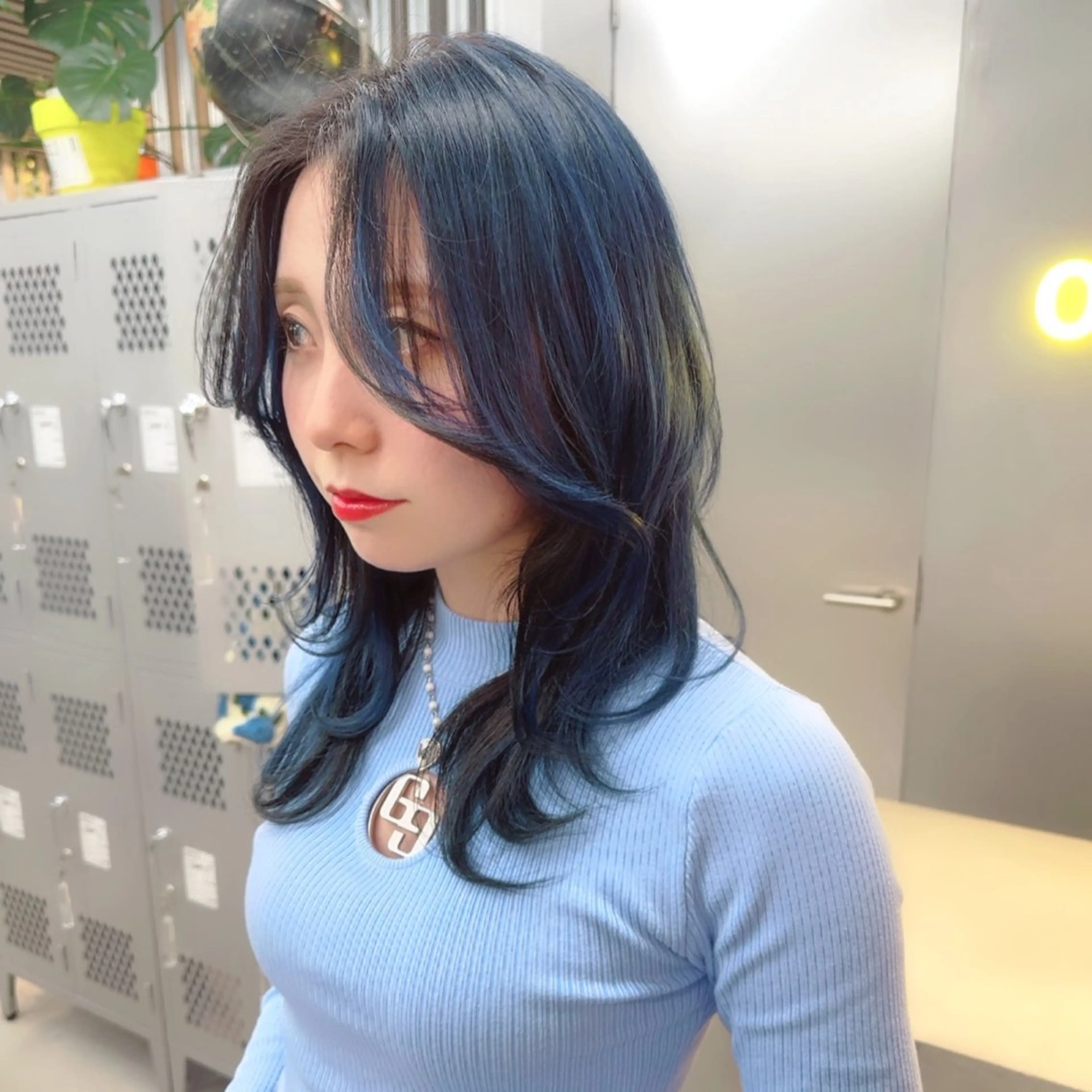 ミディアム カラー ヘアカラー トリートメント 岡野 静華のヘアスタイル