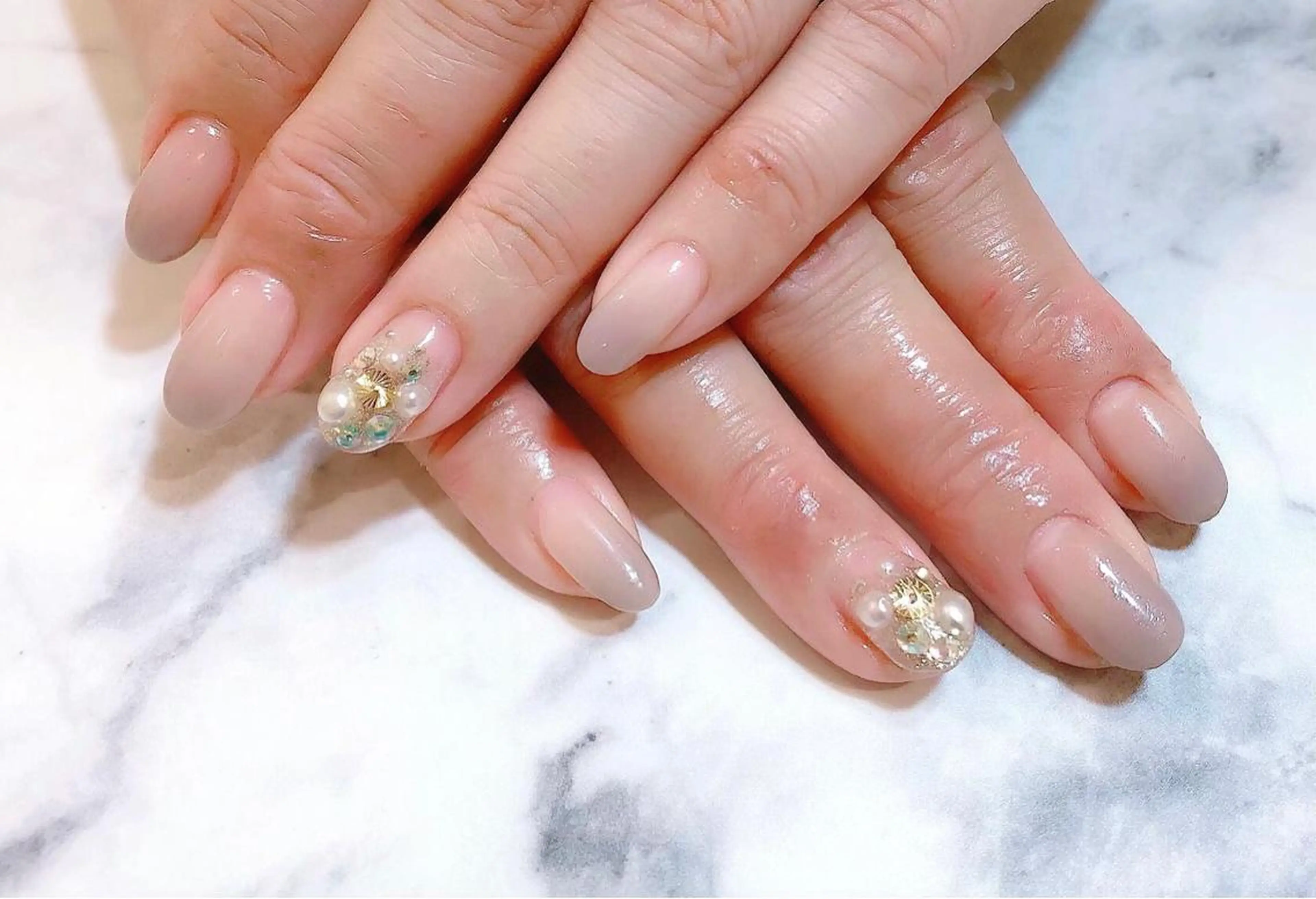 ネイル グラデーション オフィスネイル ハンドネイル ハンドケア Nailsalon Eve（イヴ）のネイルデザイン