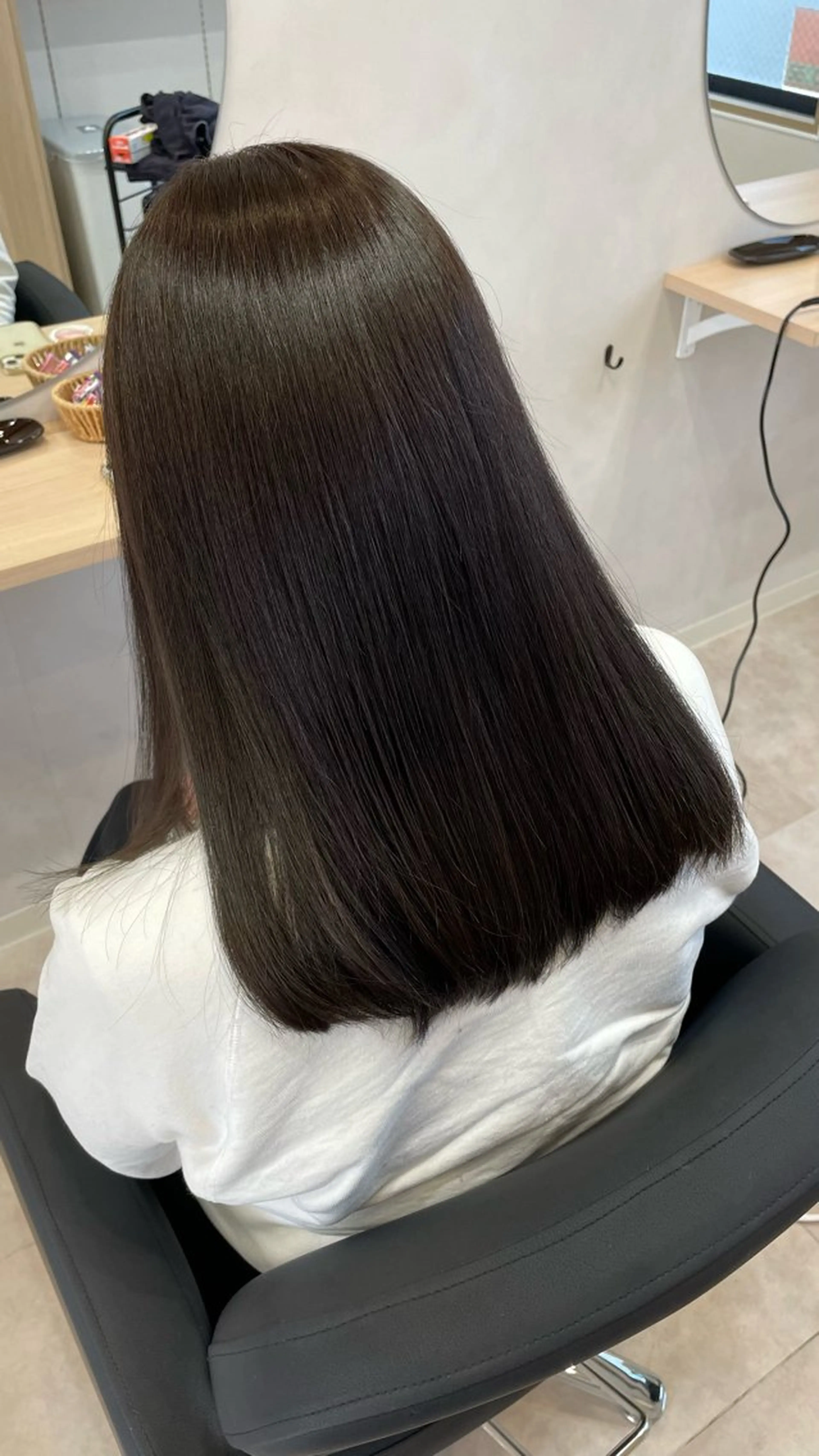 カラー アッシュ オリーブグレー cyaco g所属・大原 望愛のヘアスタイル