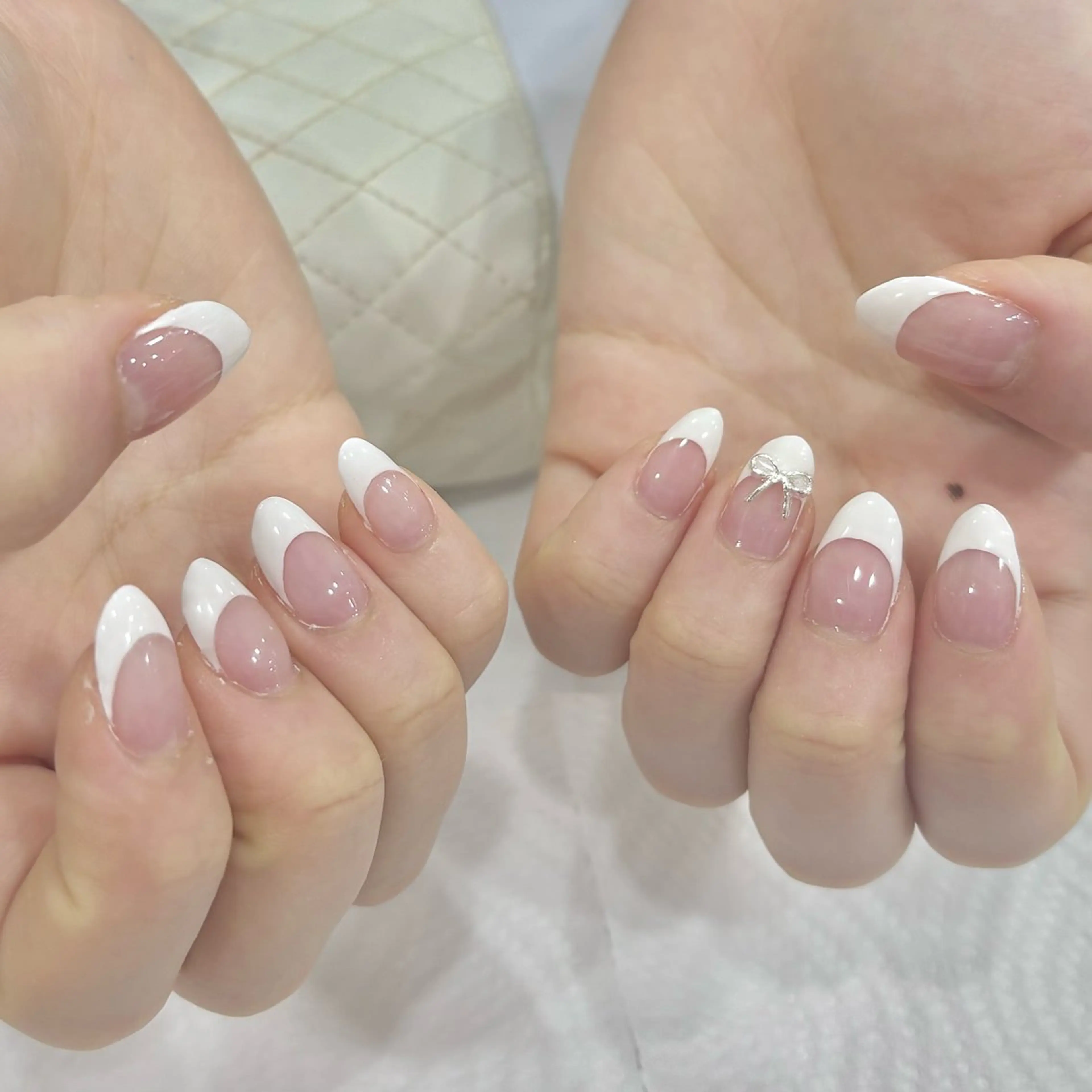 ネイル フレンチネイル リボン アンリッシュ池袋 小泉のネイルデザイン