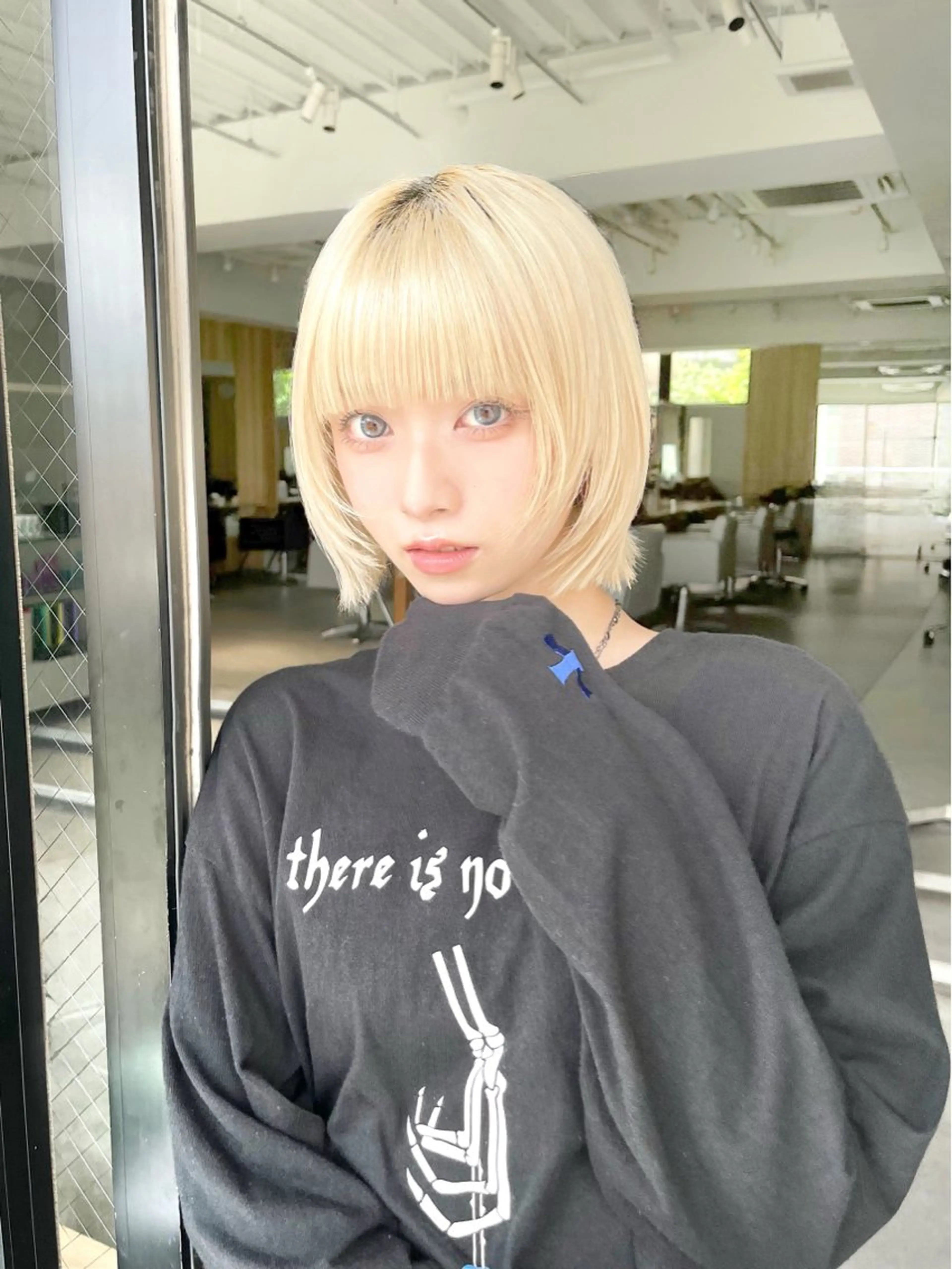 ミディアム カラー 顔まわりレイヤー 顔周りカット レイヤーカット 小顔カット ツチド ハナのヘアスタイル