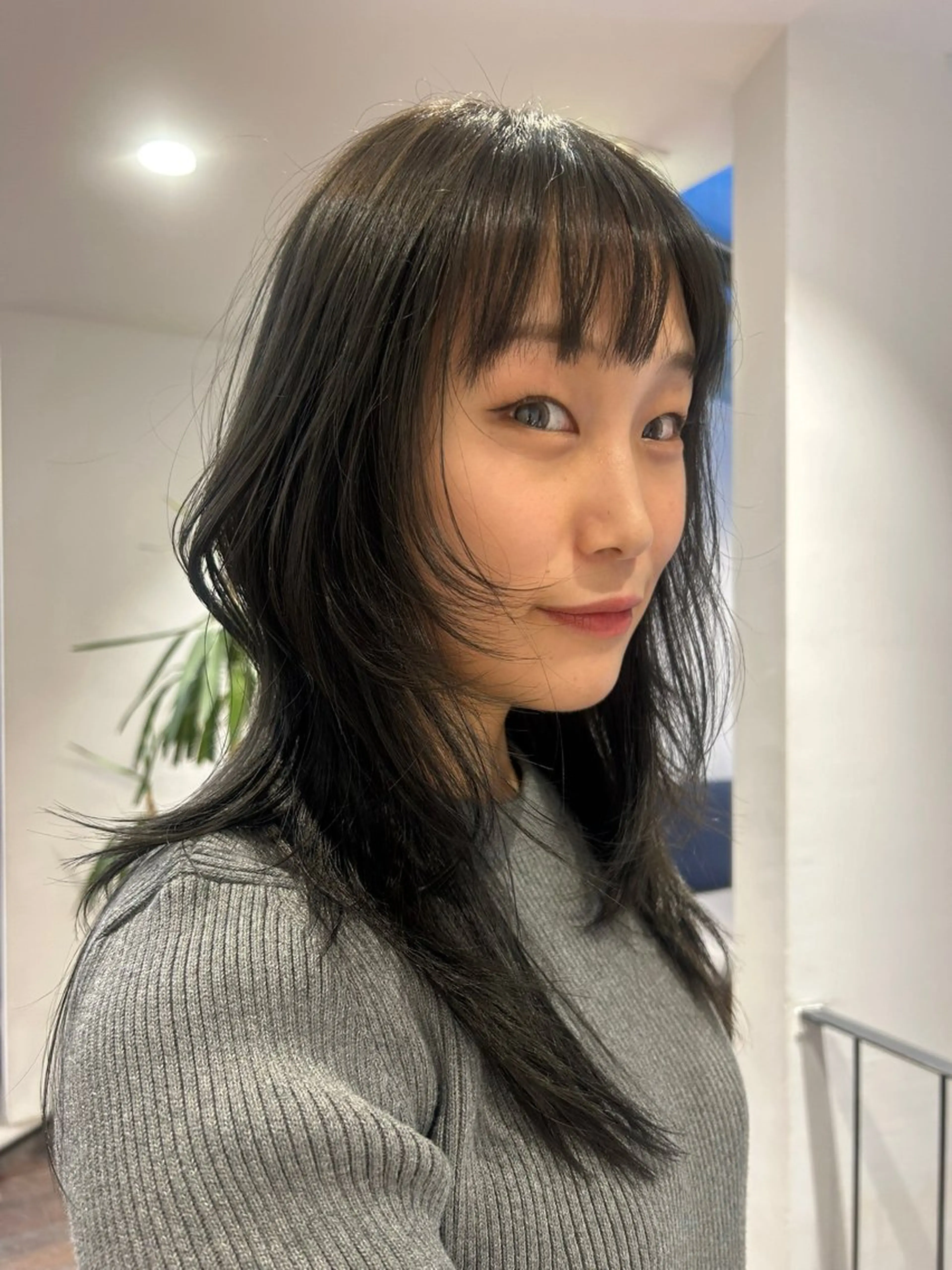 ミディアム カラー パーマ カット ヘアカラー レイヤー/透明感/ ブリーチなし/わかなのヘアスタイル