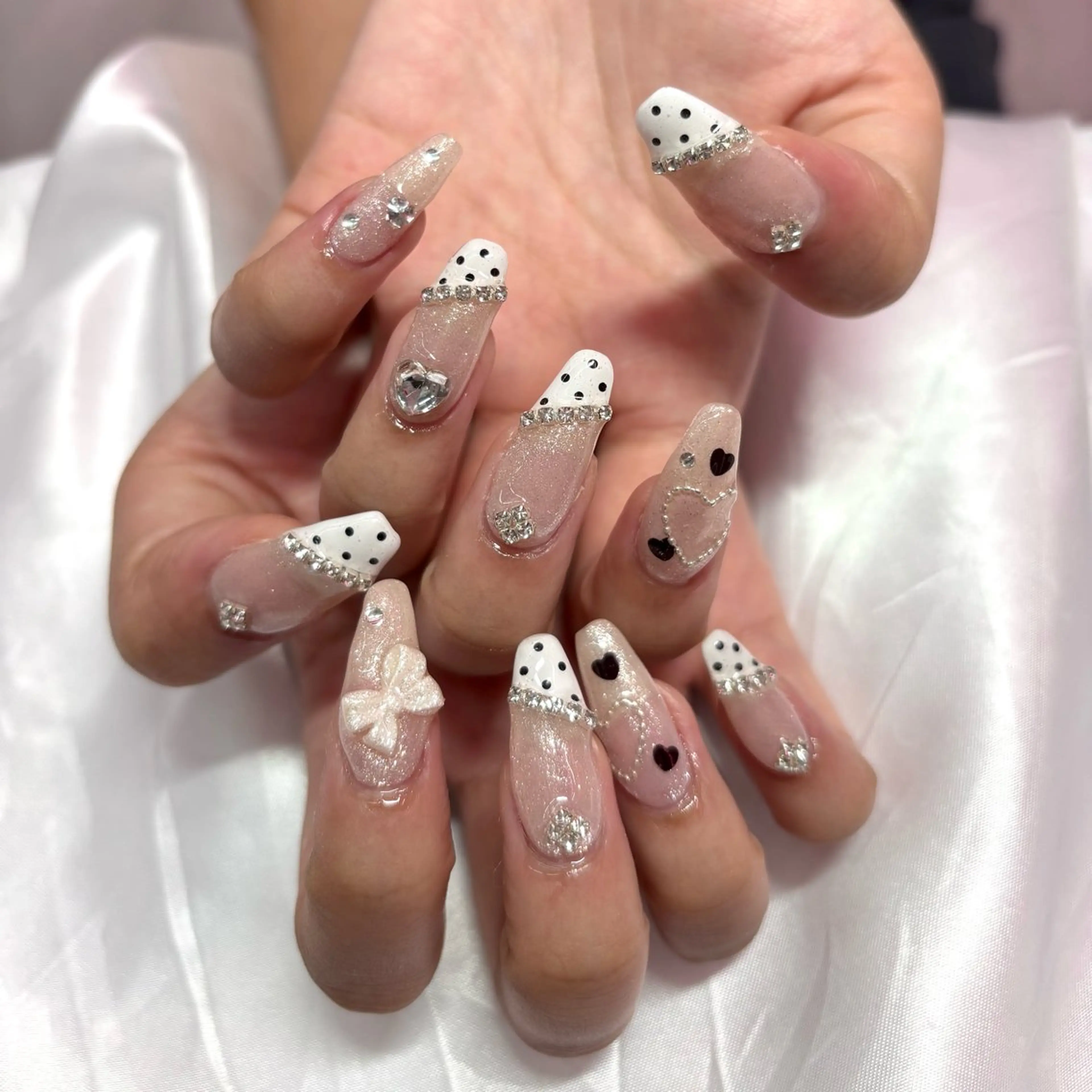 ネイル ハンドネイル WOLTOKYO 🦋shizukuのネイルデザイン