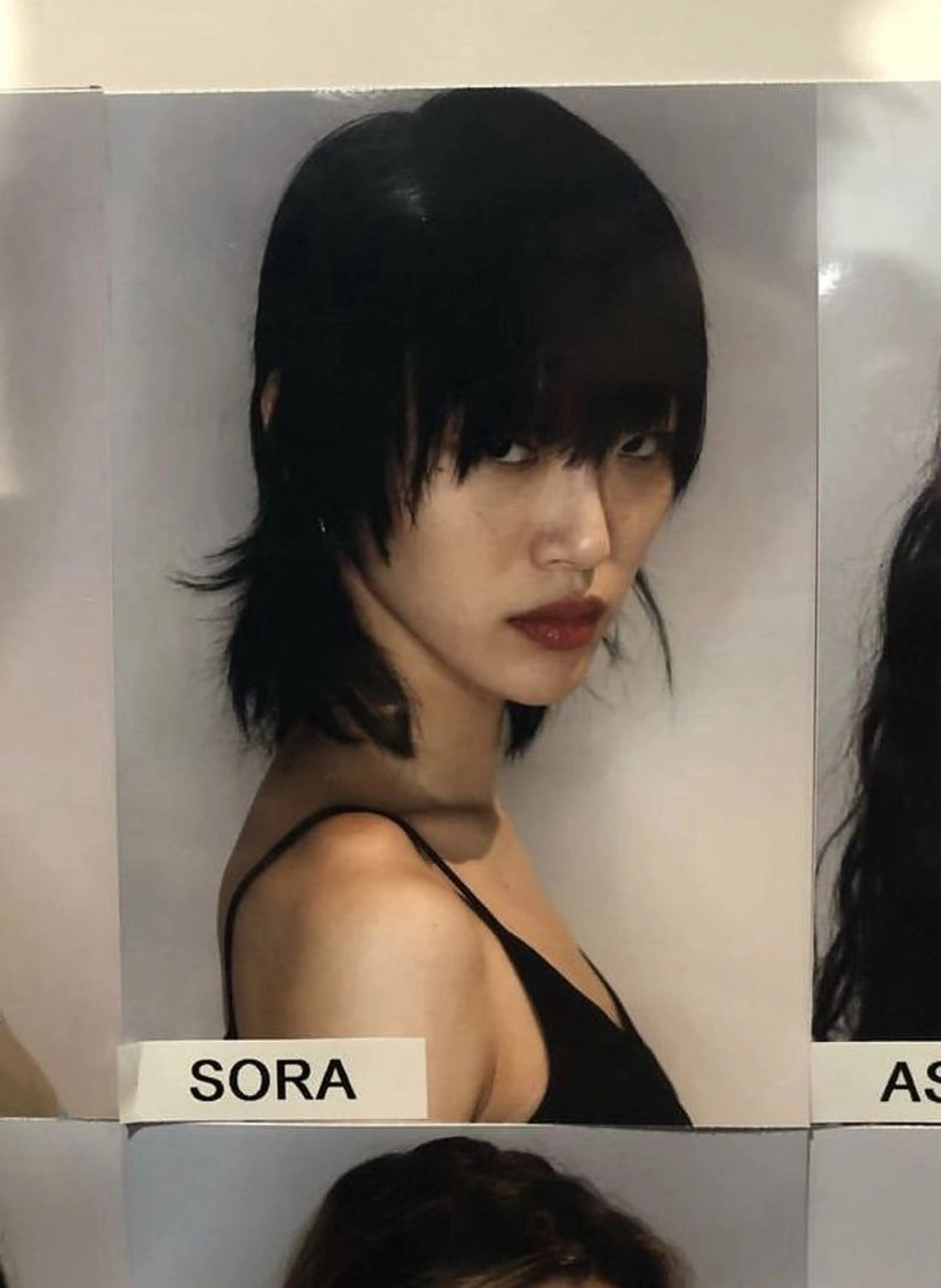 ミディアム ウルフカット 加藤木麻彩 NEROのヘアスタイル