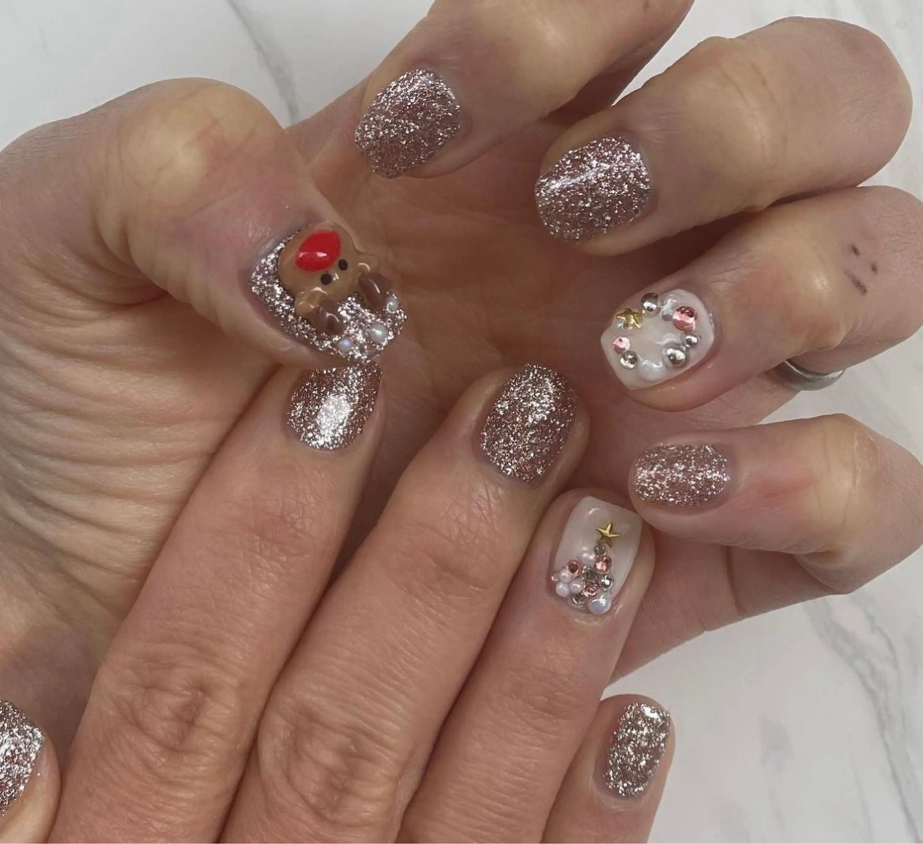 ネイル La vie est belle.所属・ラヴィエベル なつみのネイルデザイン