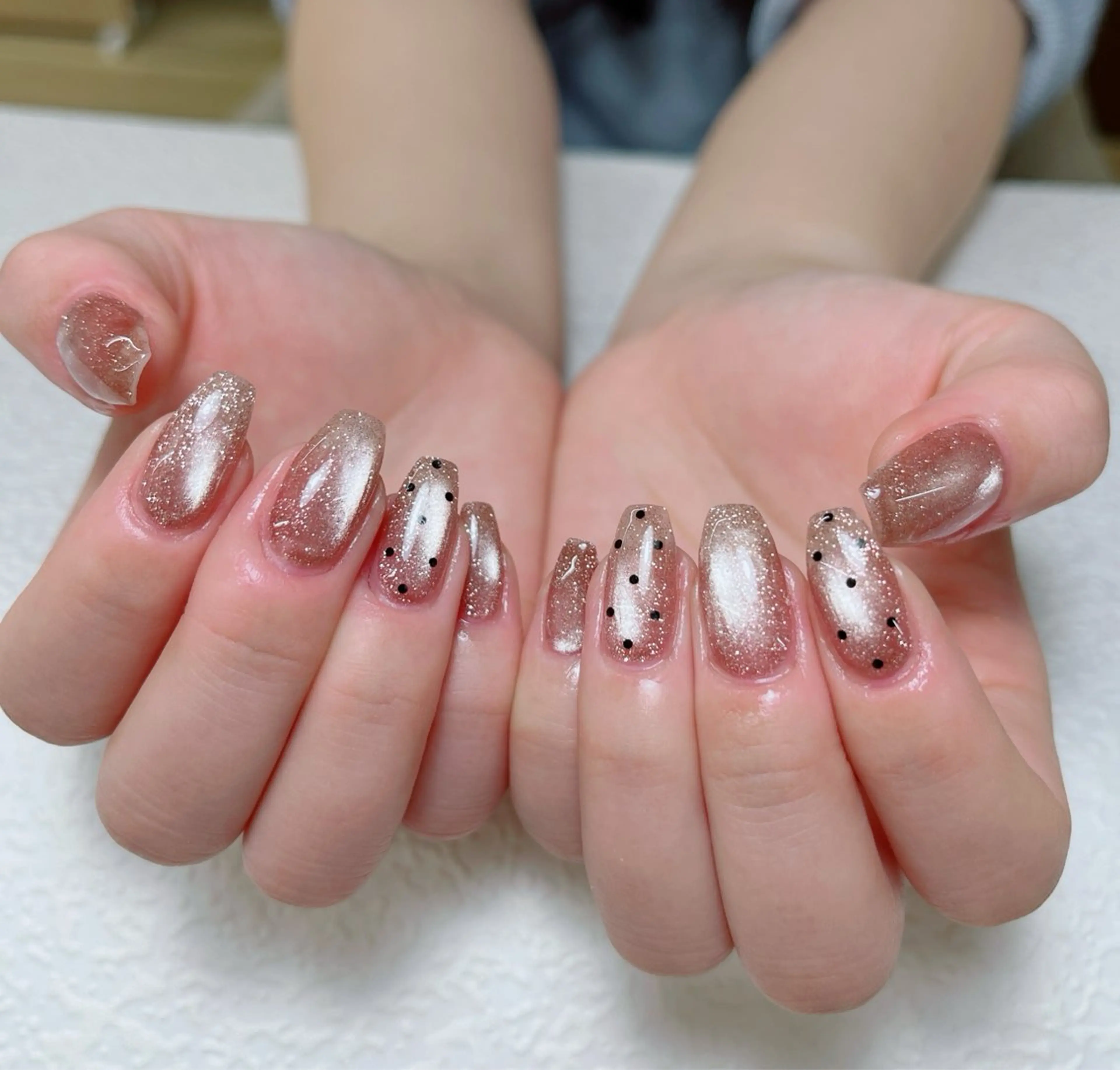 ネイル チークネイル キラキラネイル 韓国ネイル ネイビー オフィスネイル ハンドネイル Floria ユイのネイルデザイン