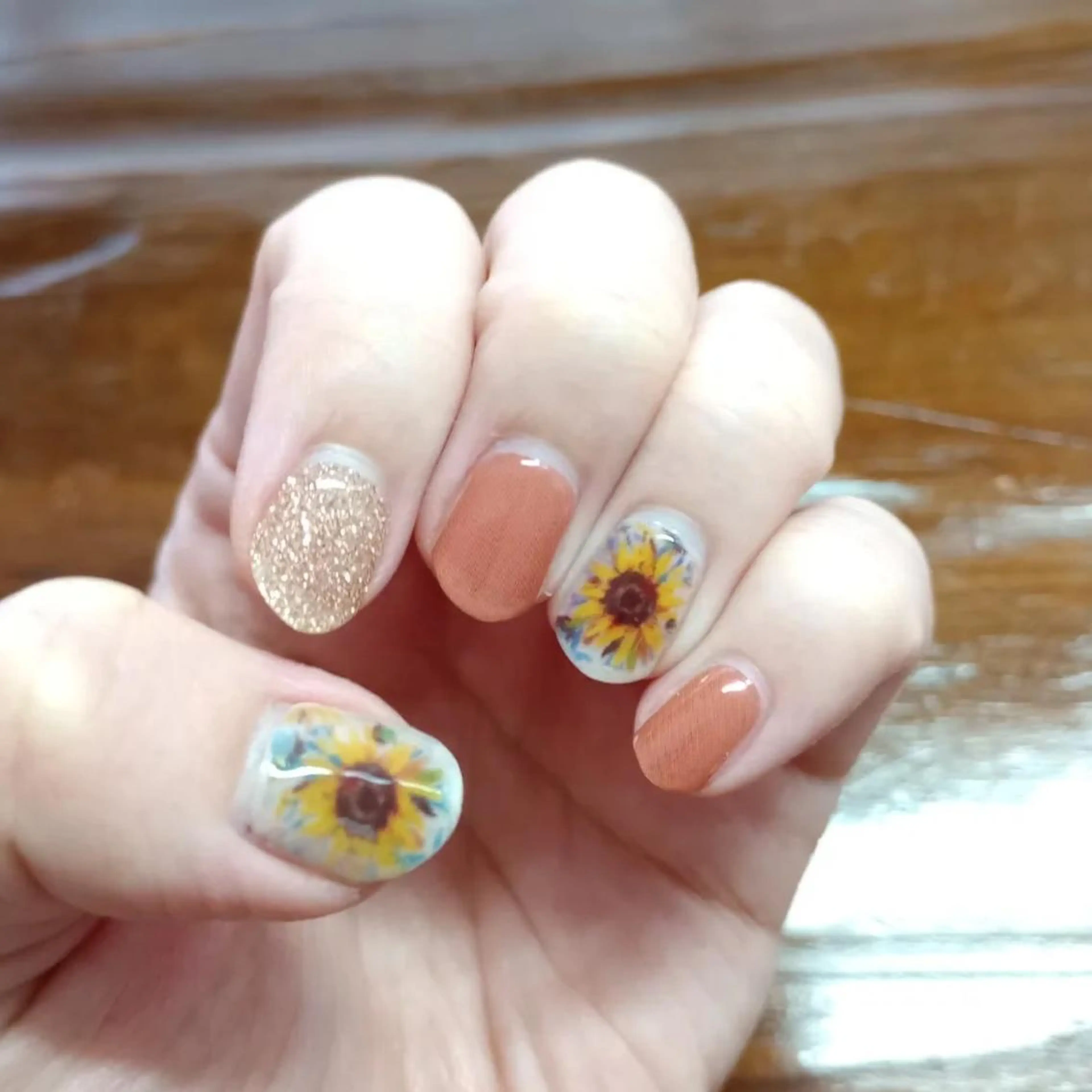 ネイル ジェルネイル ラメ(グリッター) オレンジ 夏ネイル セルフエステとよもぎ 蒸しDispelfのその他イメージ