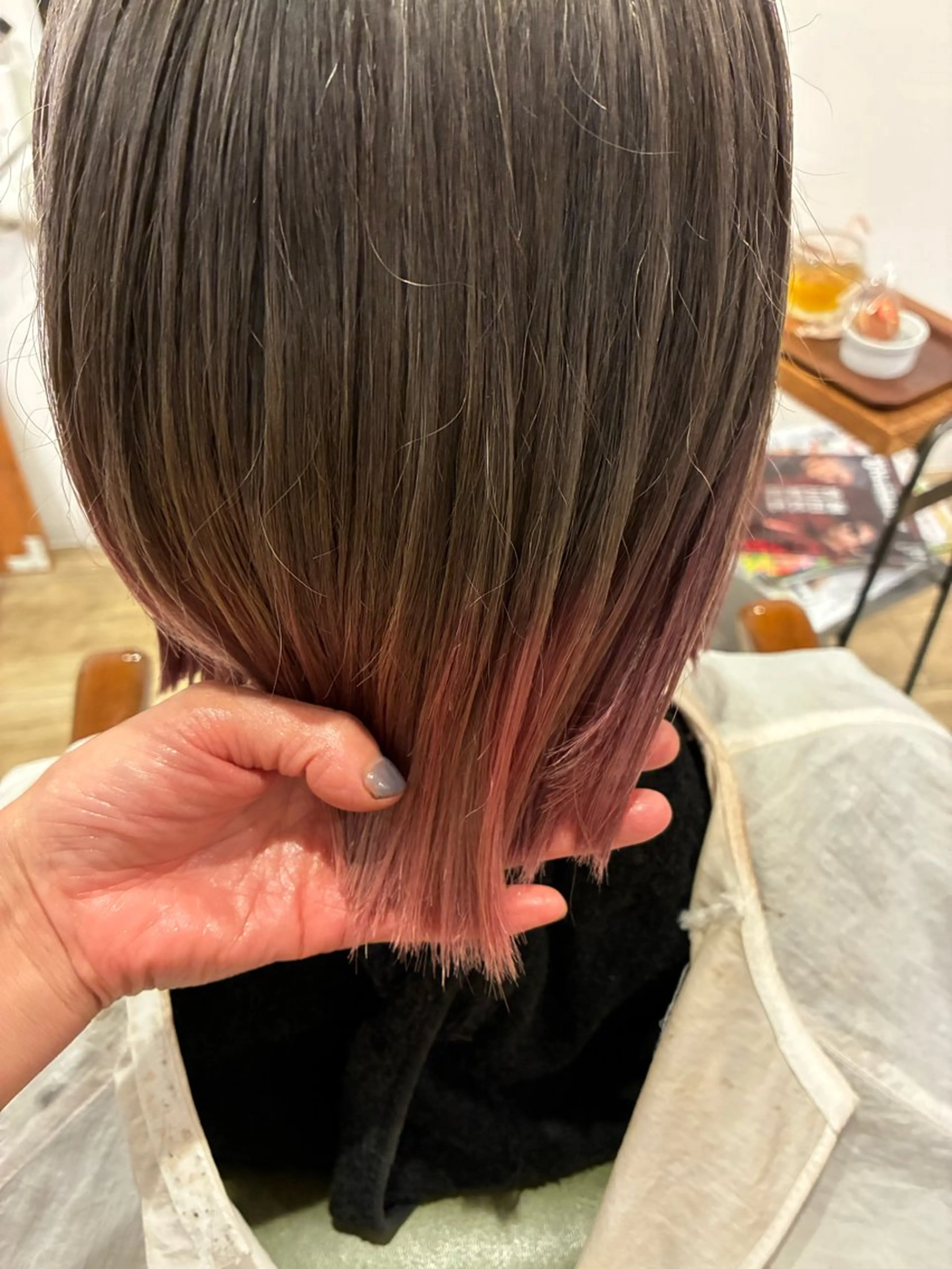 デザインカラー毛先カラー、アンブレラカラー、ハイライトなどの特殊カラーが18時からお得にできます😊長さにより変わりますの写真