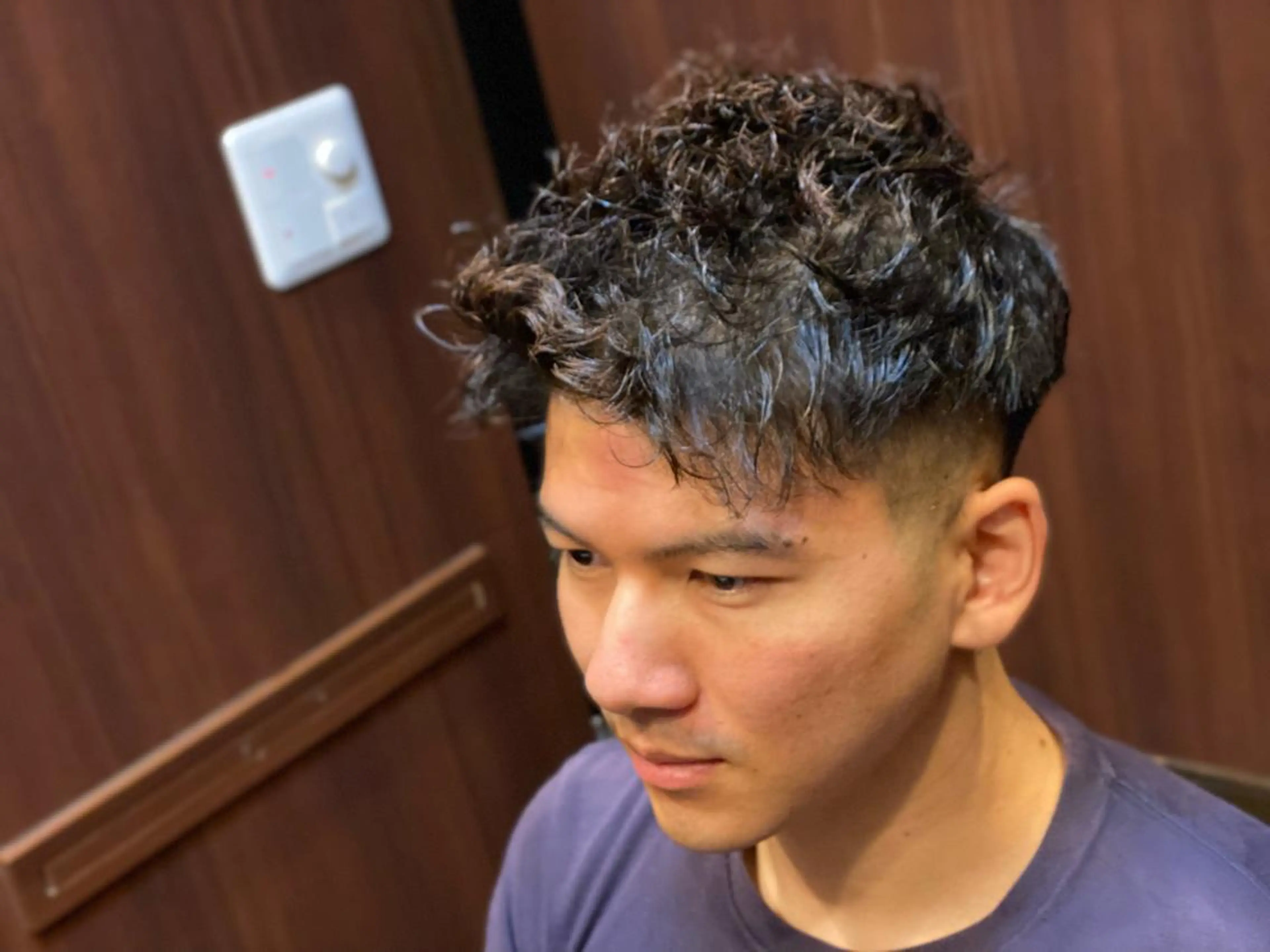 ショート パーマ メンズ 浅見 天翔のヘアスタイル