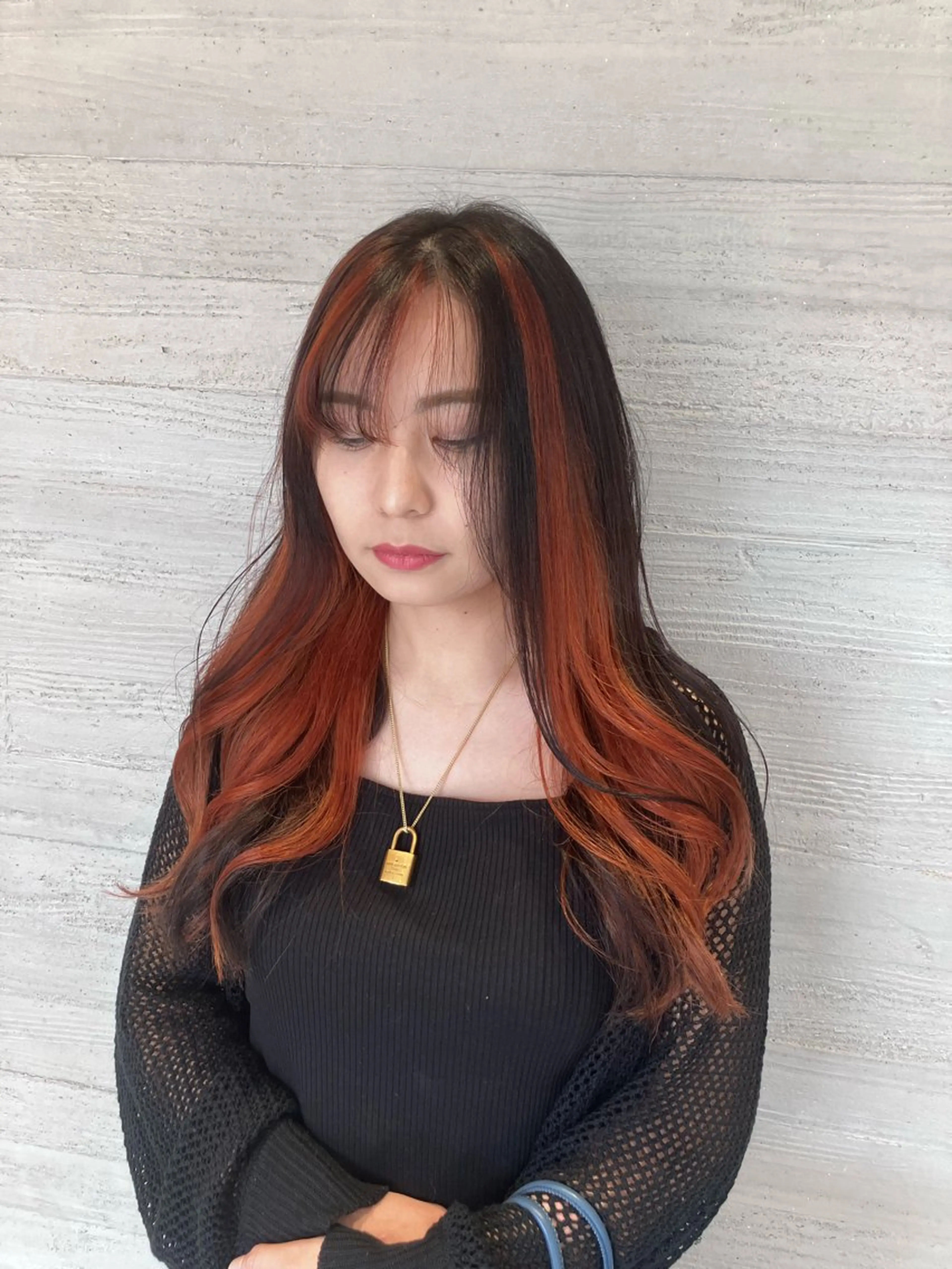 ロング カラー ブラウンカラー デザインカラー オレンジ サキ🤍ハイトーン 🩰くびれ巻きヘアのヘアスタイル