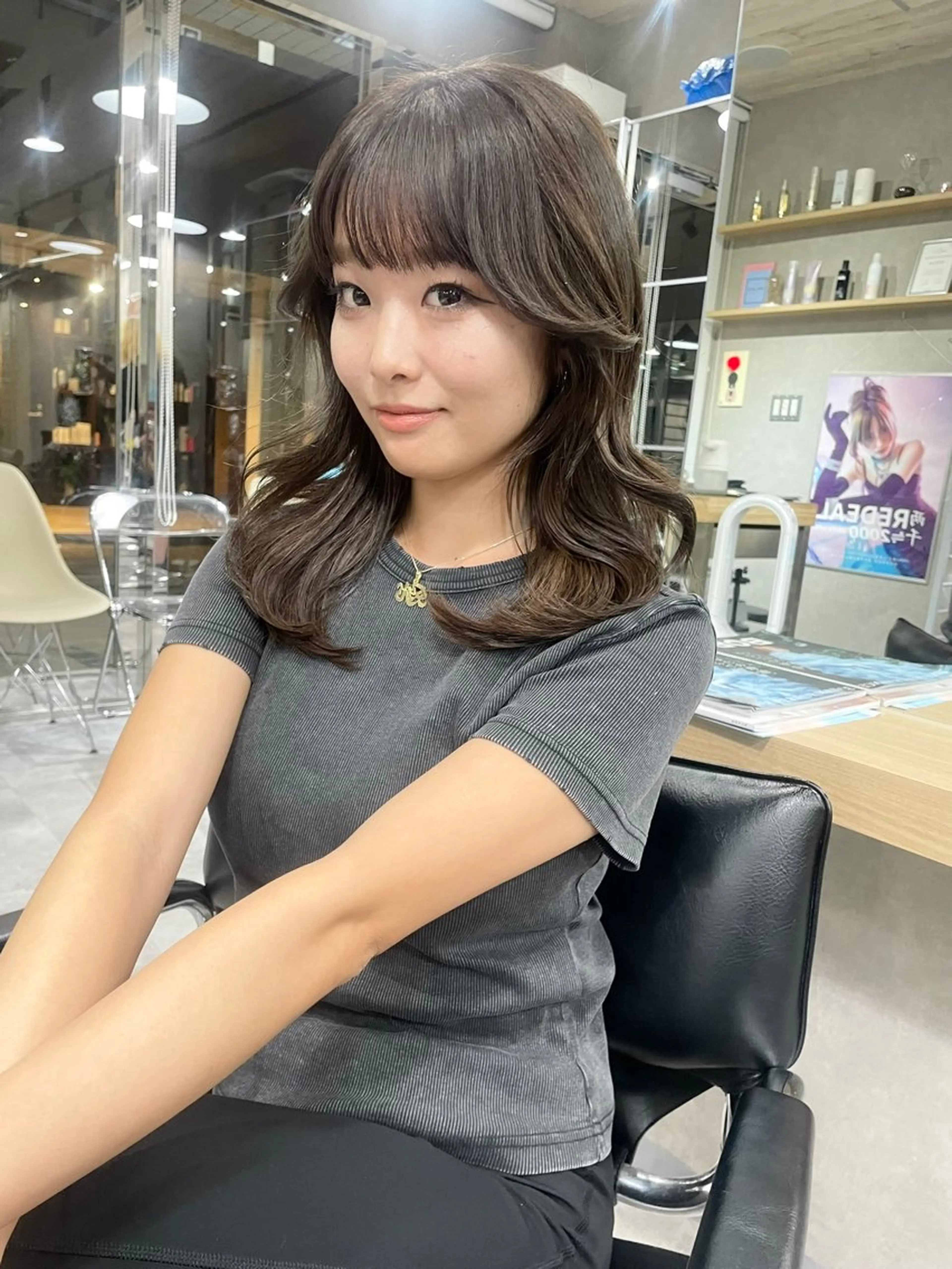 セミロング 顔まわりレイヤー 顔周りカット レイヤーカット REDEAL SHIBUYA所属・maya/レイヤー カット/ミインパーマのヘアスタイル