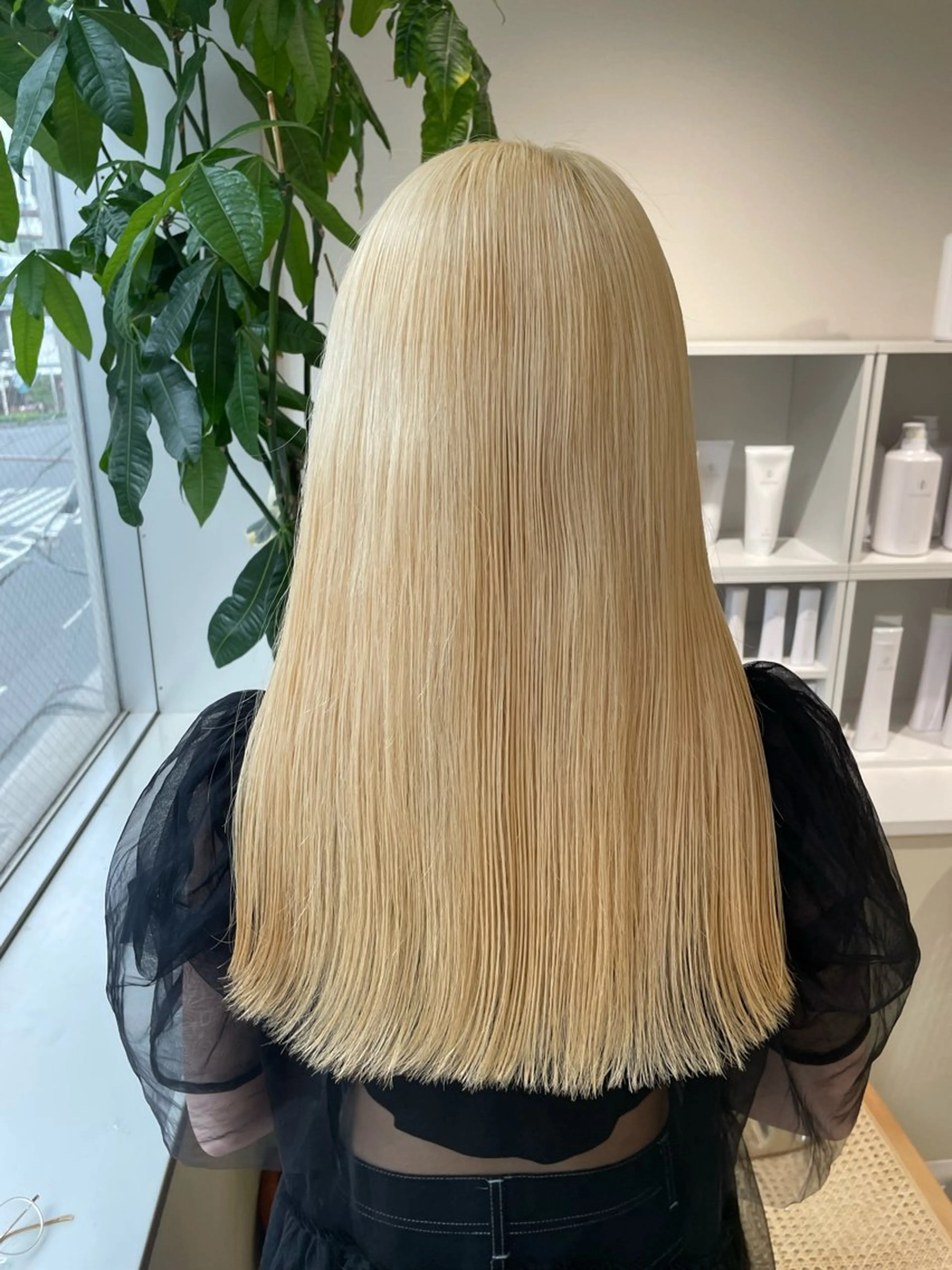 ロング カラー ブリーチ 抜きっぱなしブロンド カット ヘアカラー トリートメント 🩰ニシムラヒカリ 半個室salon♡*のヘアスタイル