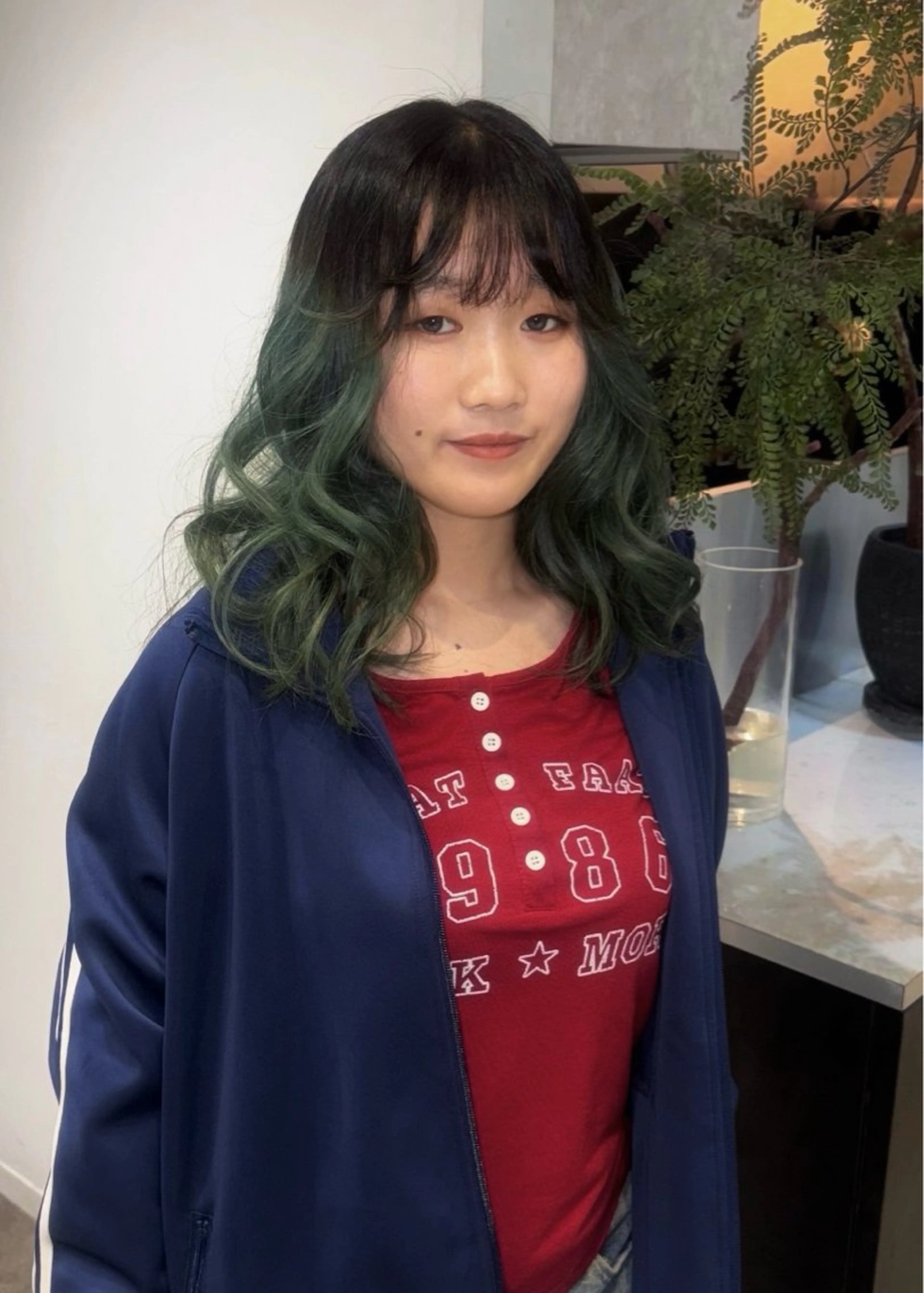 ミディアム カラー SALOWIN 原宿 IL Salice所属・MIMI🌻໋᳝݊ 個性派カラー⑅ ⸝꙳のヘアスタイル