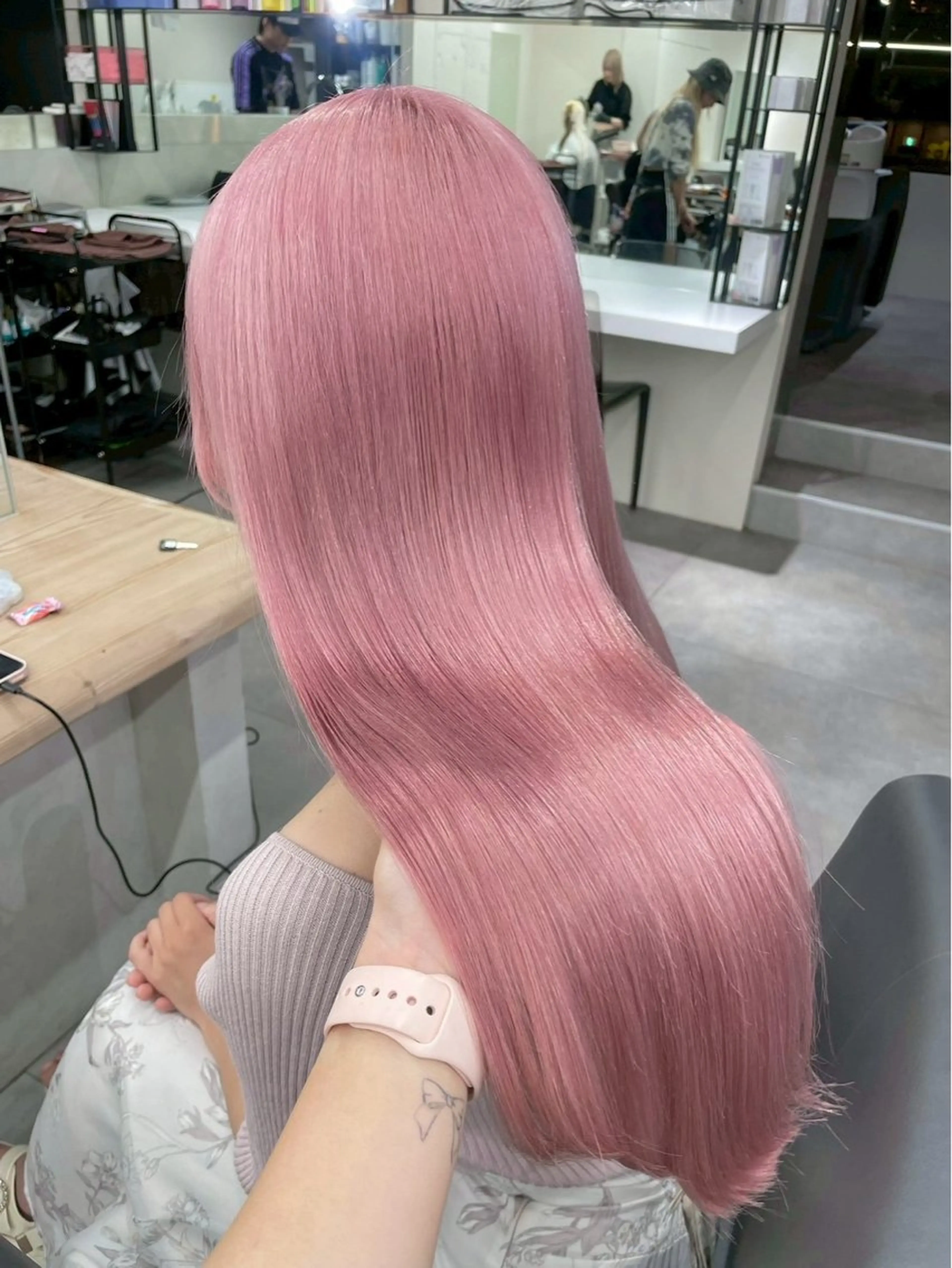 ロング カラー ブリーチ 透明感カラー ハイトーンカラー ヘアカラー ハイトーンカラー💞 くるみ🎀のヘアスタイル