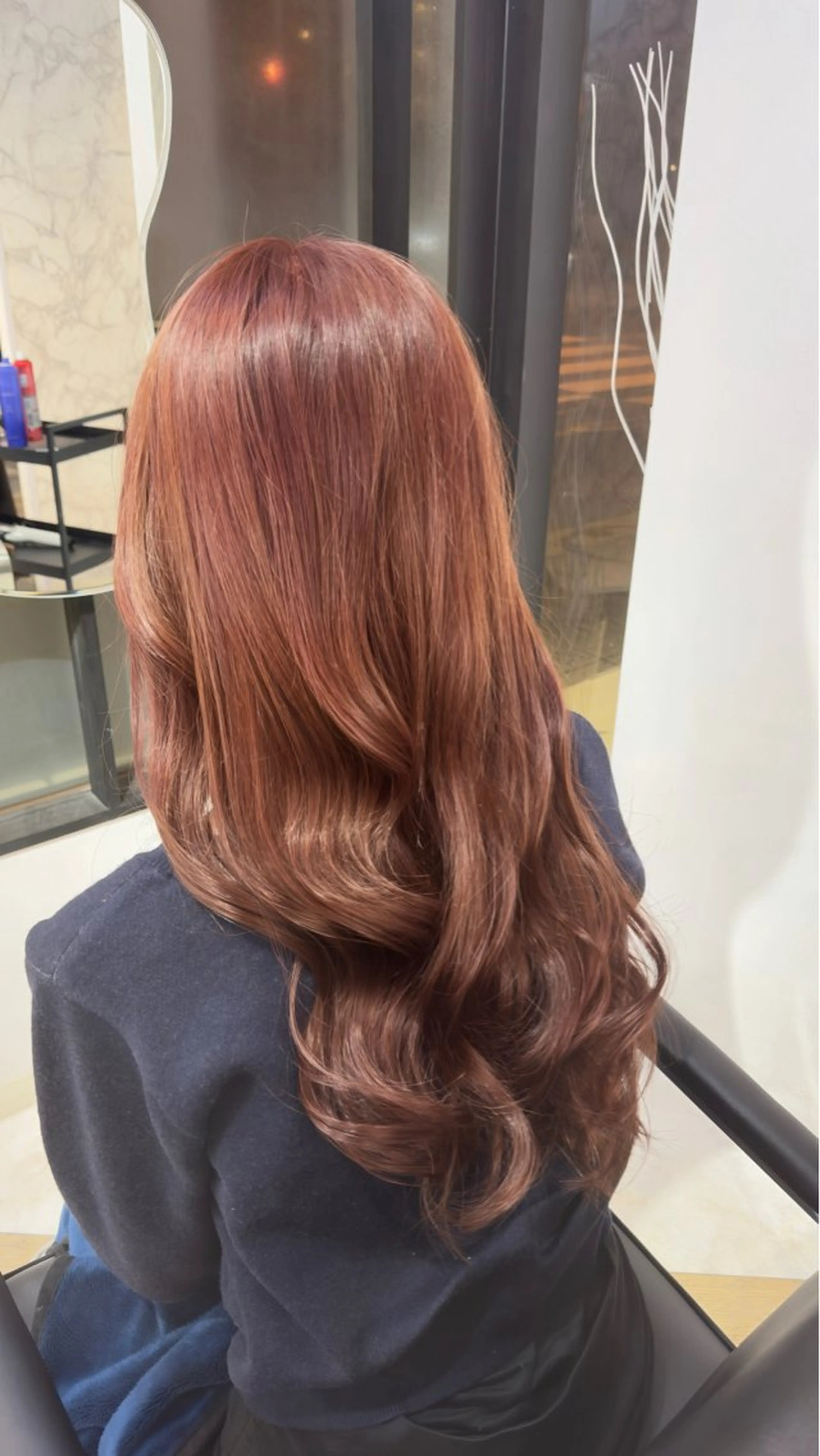 ロング カラー せいと/レイヤー/ ハイトーン/艶髪のヘアスタイル