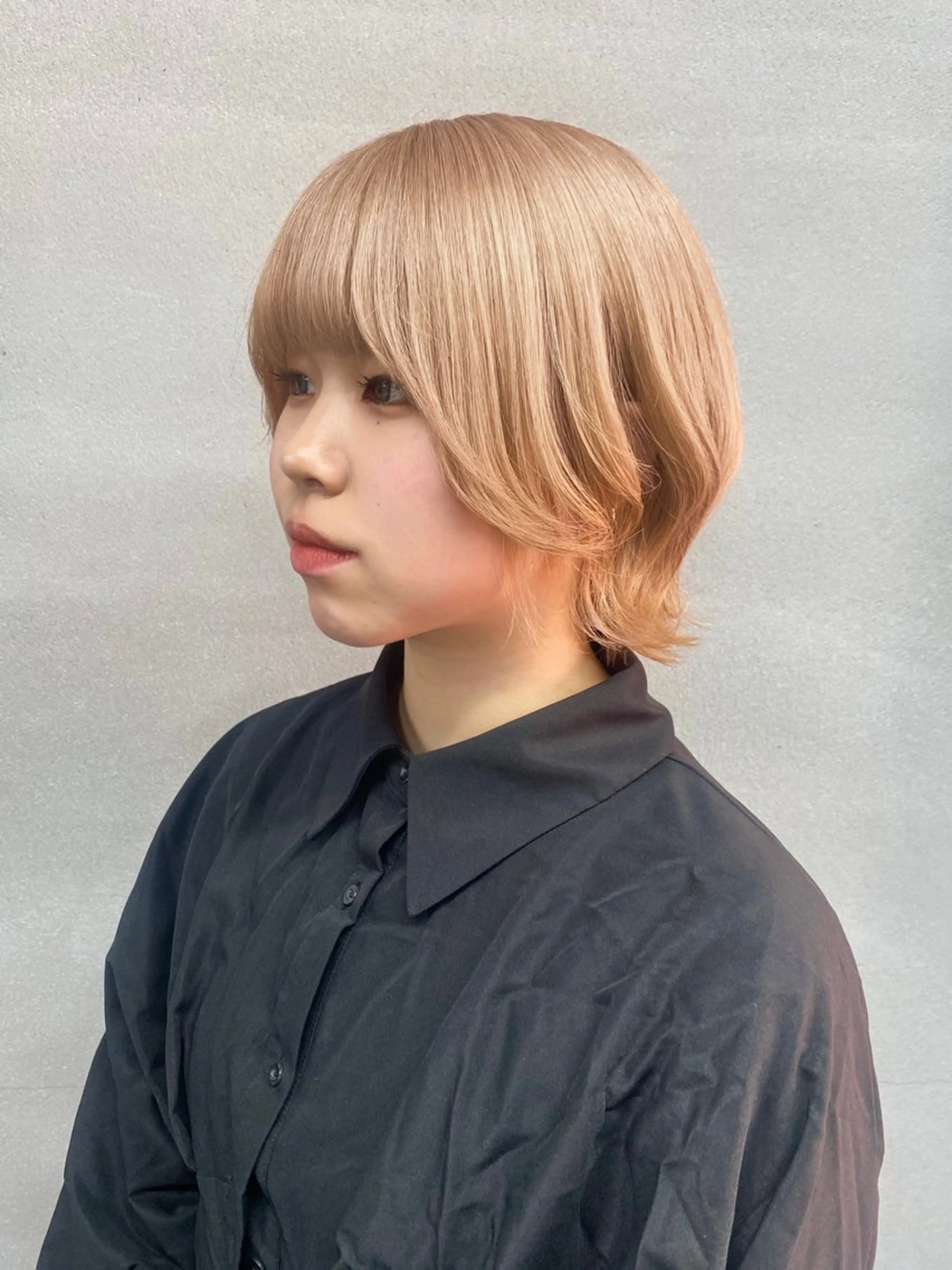 ミディアム カラー ベージュカラー ブリーチ ブロンド ホワイトベージュ カット ヘアカラー トリートメント 柏 デザインカラー/ レイヤー🐣シオリのヘアスタイル