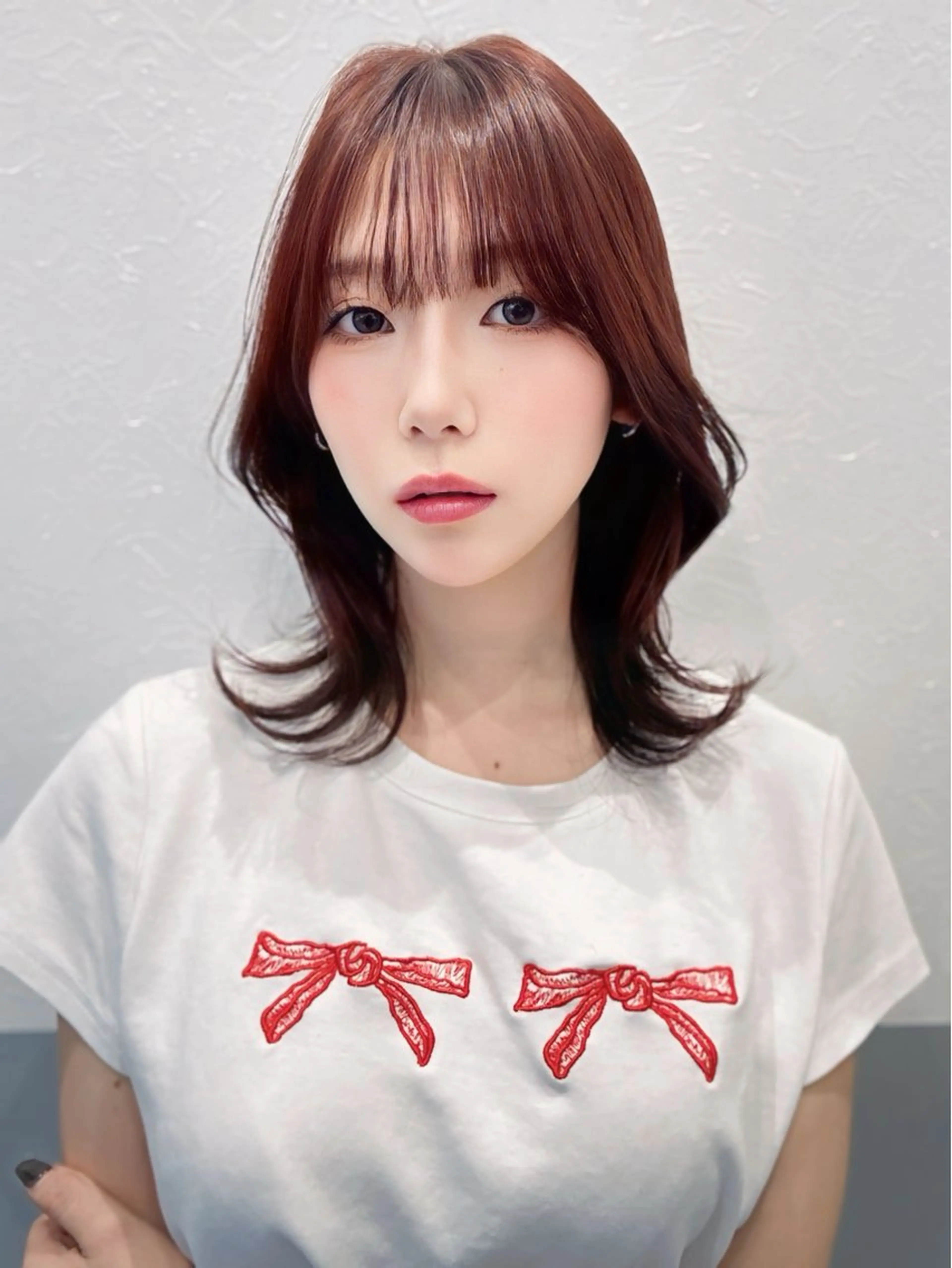 ミディアム カラー 顔まわりレイヤー 顔周りカット レイヤーカット サイドバング 小顔カット カット ヘアカラー トリートメント 顔周りカット× 髪質改善【リョウ】のヘアスタイル