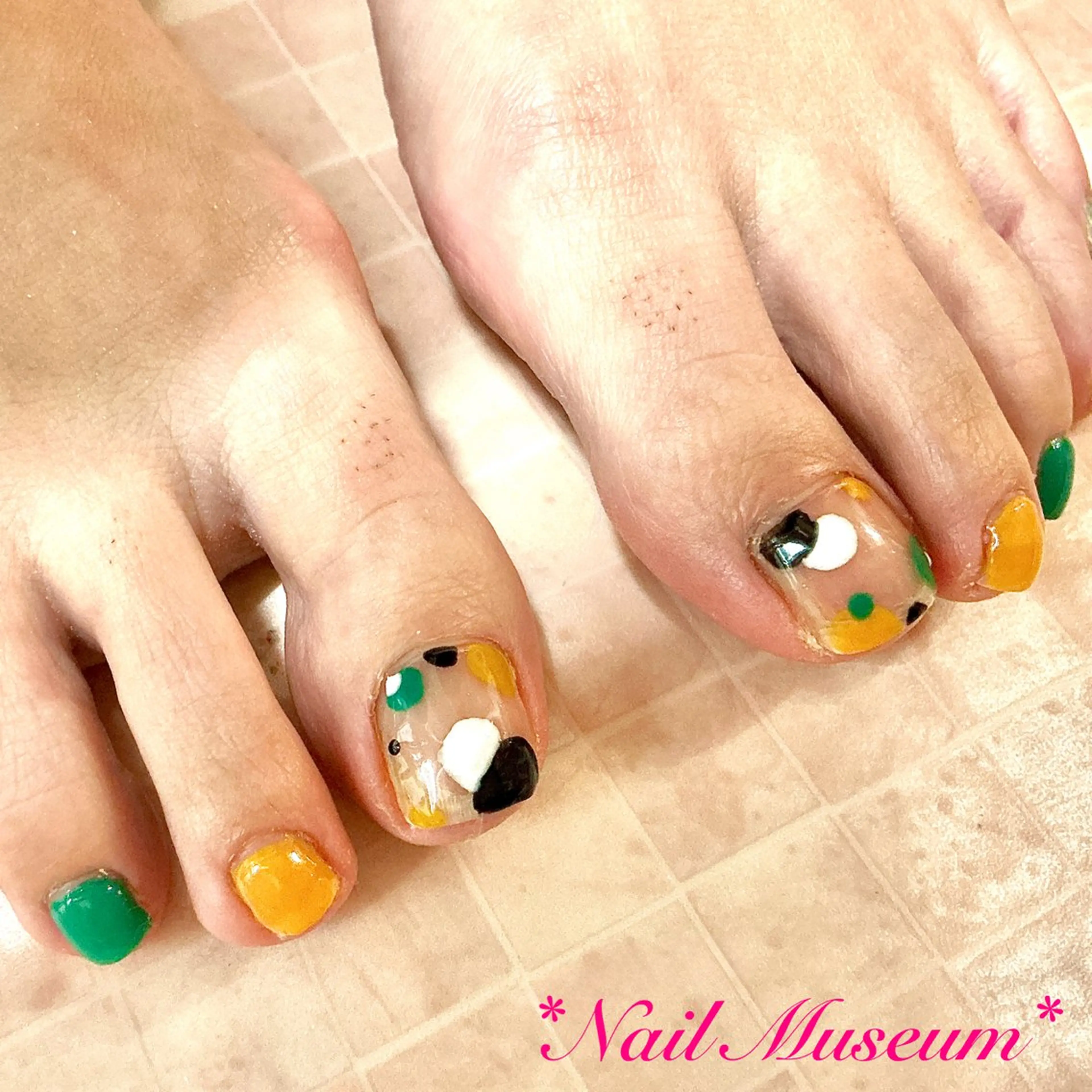 ネイル ブルー ドット フットネイル ジェルネイル ワンカラーネイル nailmuseum KAMATARIのネイルデザイン