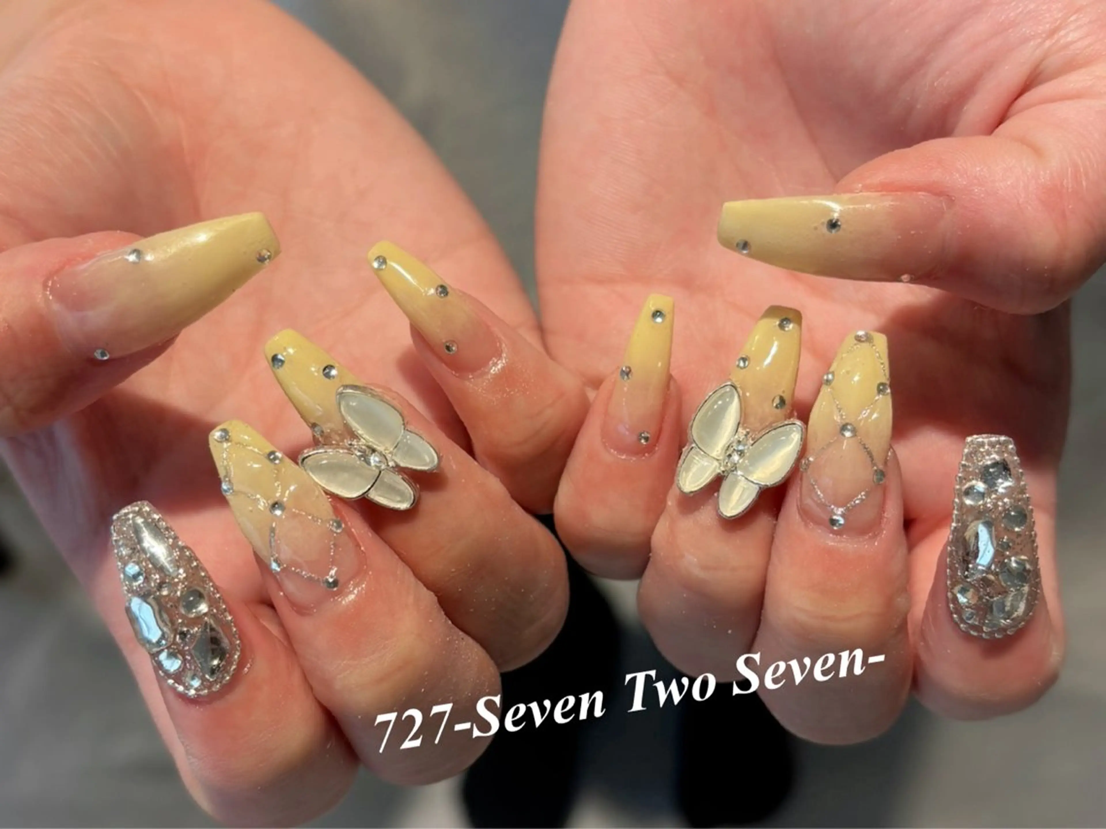 ネイル ハンドネイル 727 nailのネイルデザイン
