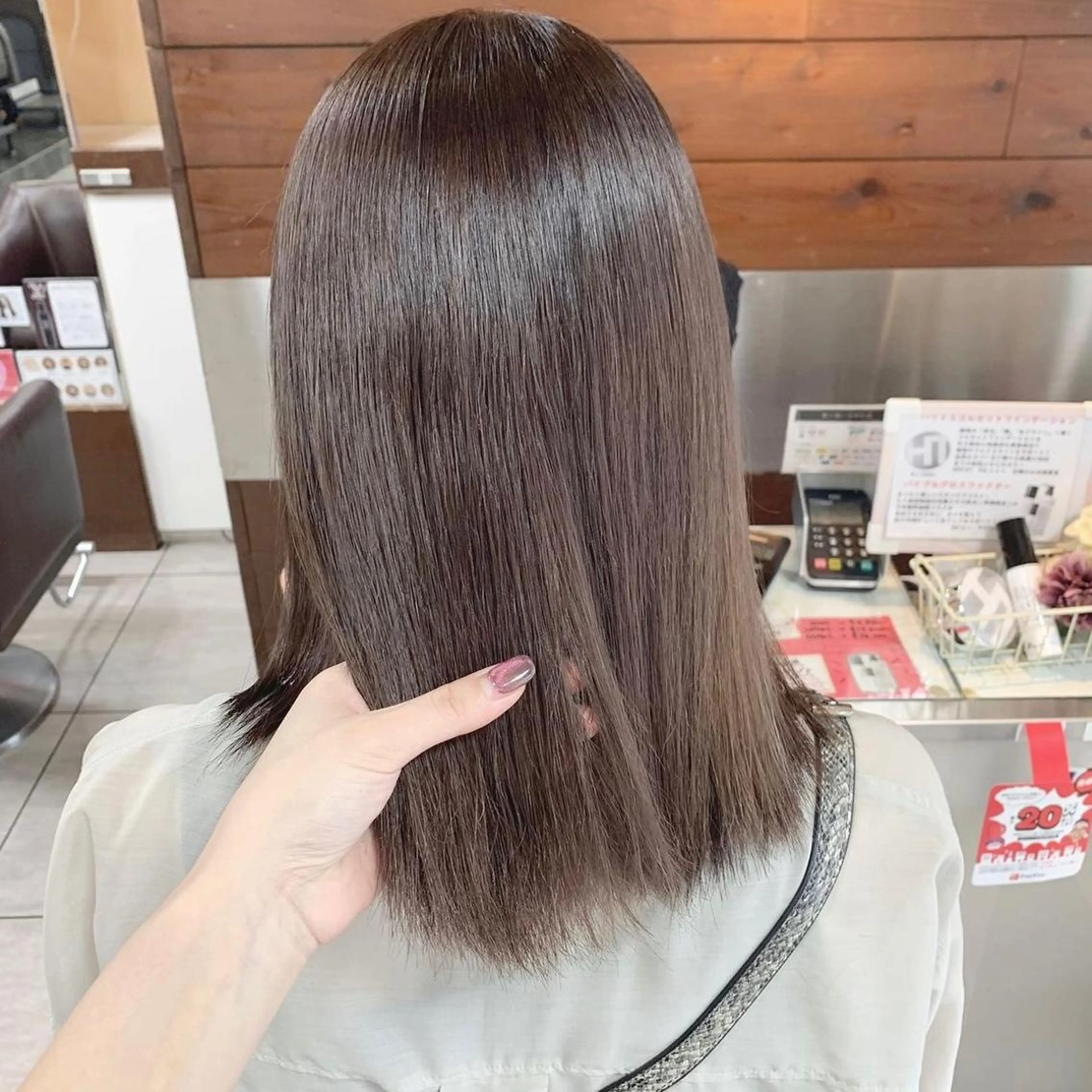 ショート カット ヘアカラー 🫧艶髪カラー🫧 森本くるみのヘアスタイル