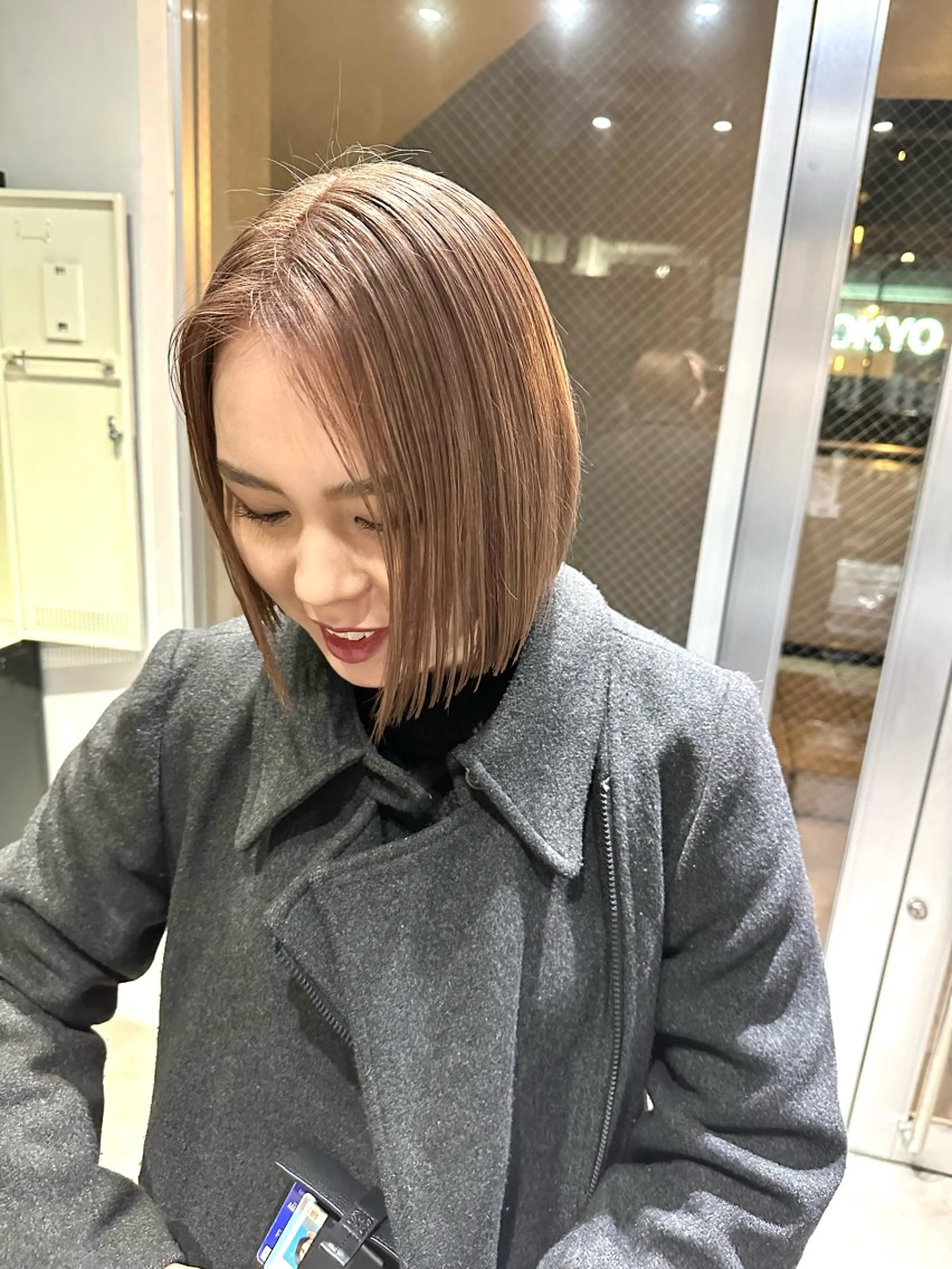 ミディアム カラー ベージュカラー グレージュ ラベンダーカラー ラベンダーグレージュ ラベンダーグレー カット ヘアカラー トリートメント ARCANAブリーチ レイヤーカット/原宿のヘアスタイル