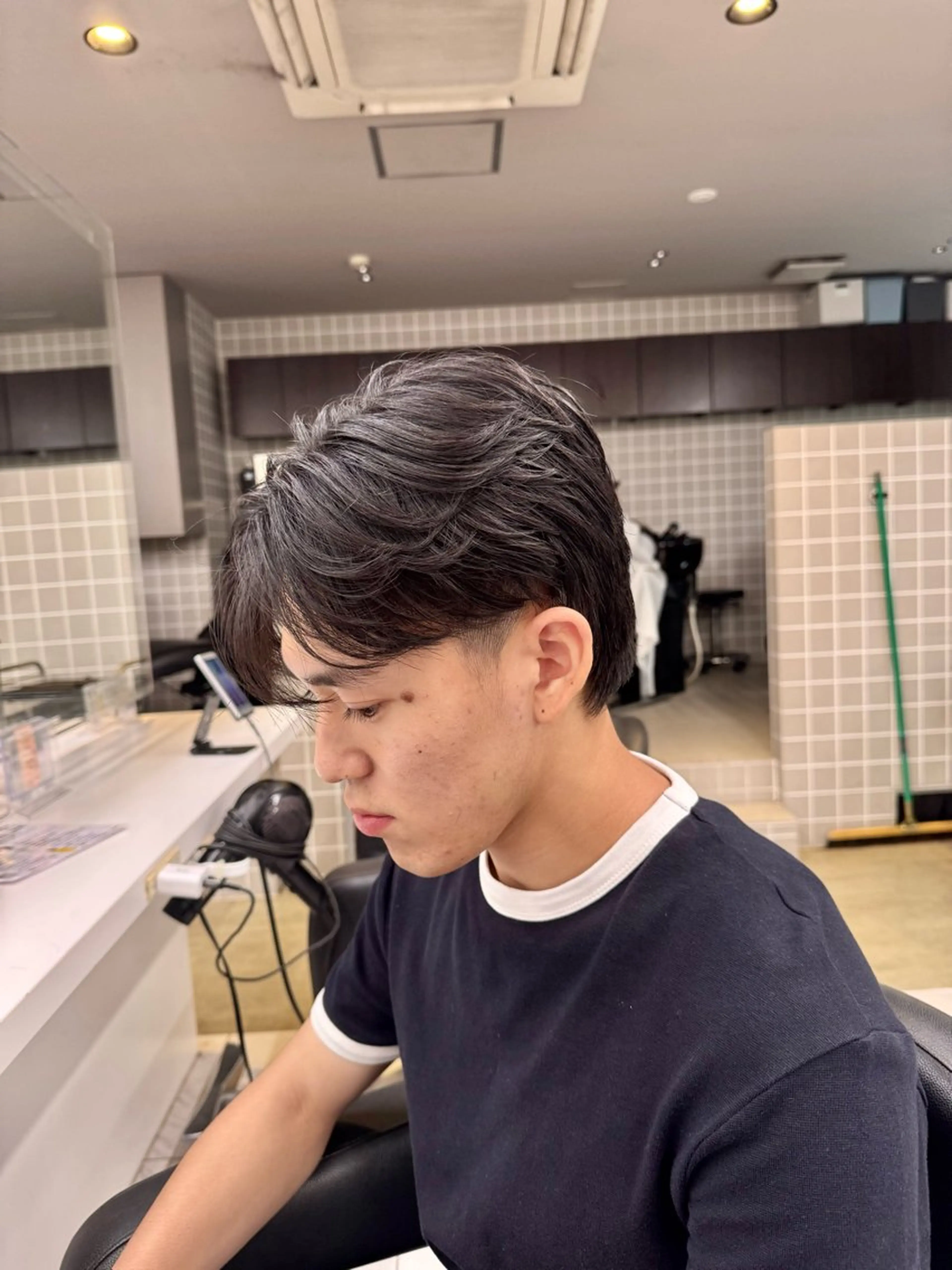 ミディアム パーマ ヘアアレンジ ミディアムパーマ 顔まわりカット の達人のヘアスタイル