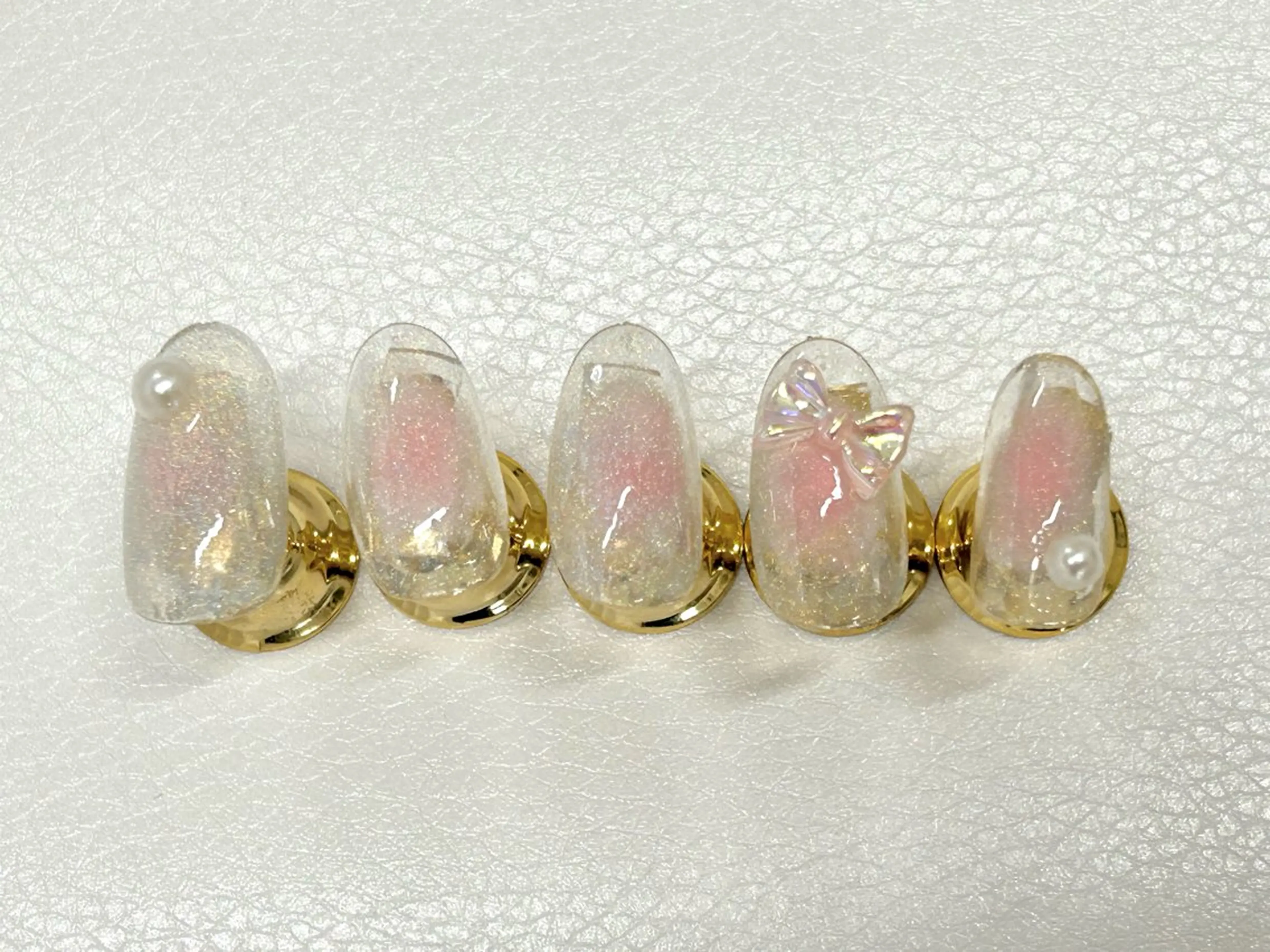 ネイル リボン 杉山 ネイリストのネイルデザイン