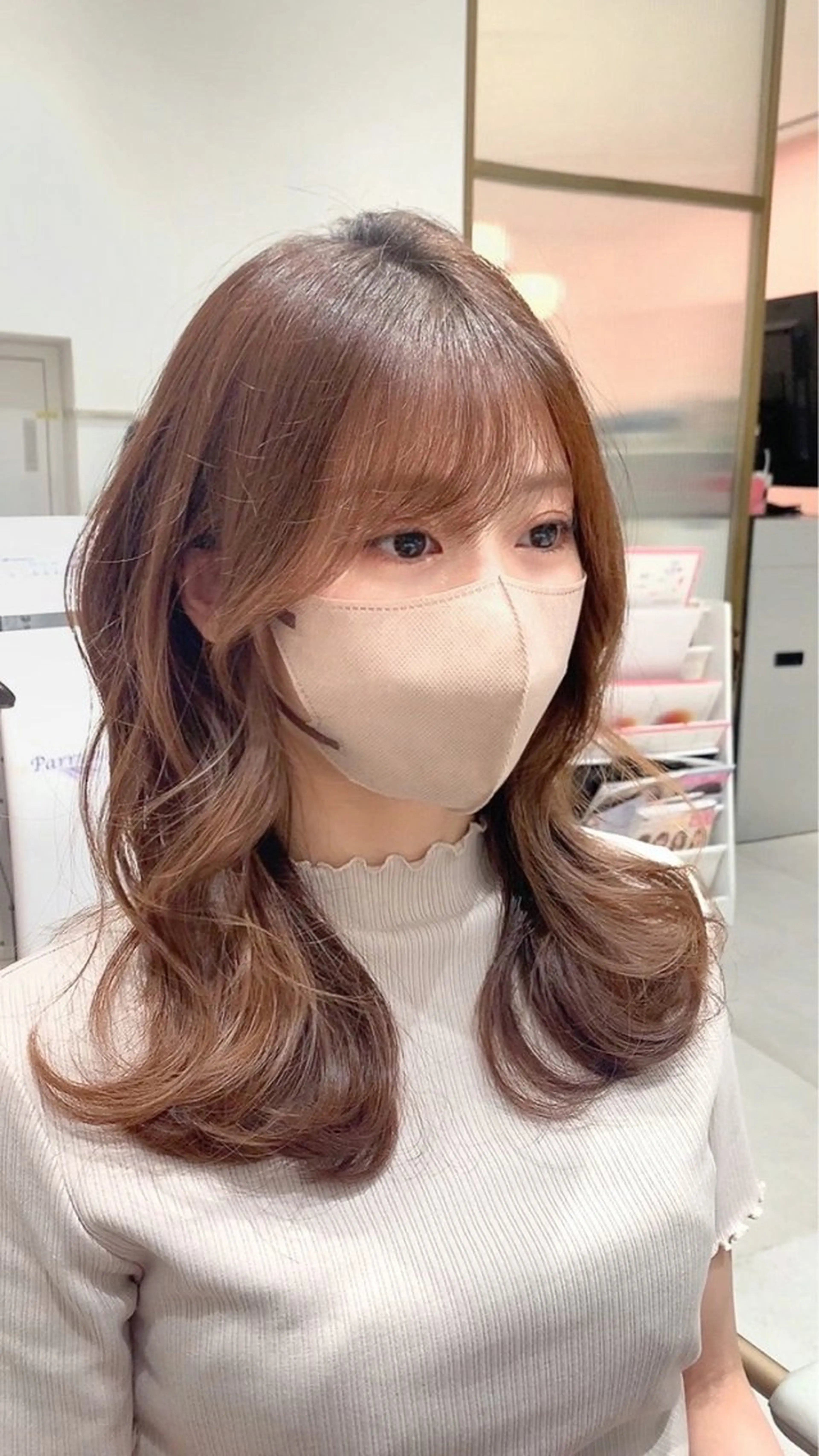 ミディアム カラー ブラウンカラー ナチュラルブラウン レイヤーカット ローレイヤー 小顔カット カット ヘアカラー トリートメント ヘッドスパ ヘアセット 韓国ヘア/レイヤー/ 顔まわり/りょーとのヘアスタイル