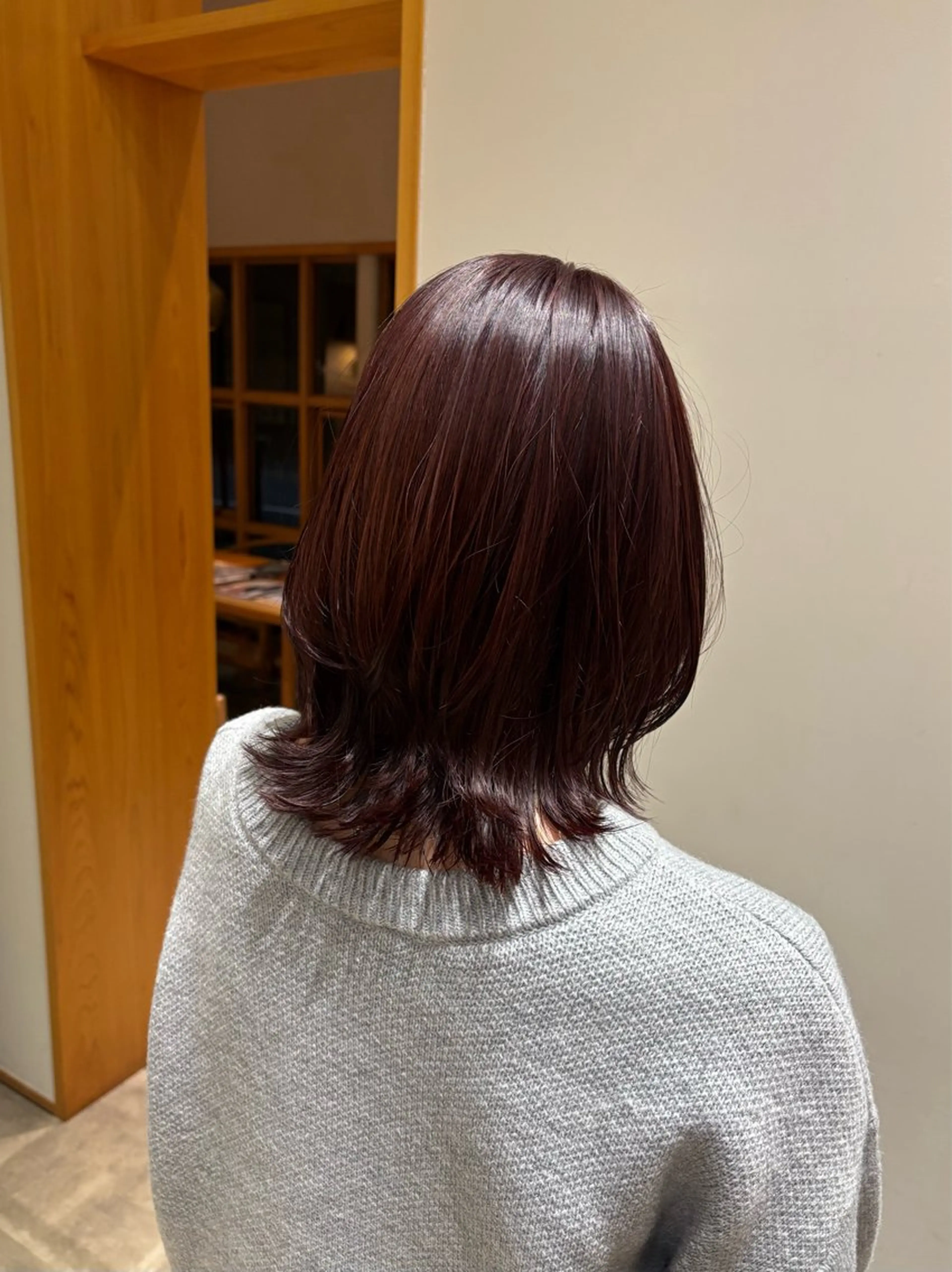 ミディアム カット monami 鈴木 茉由奈のヘアスタイル