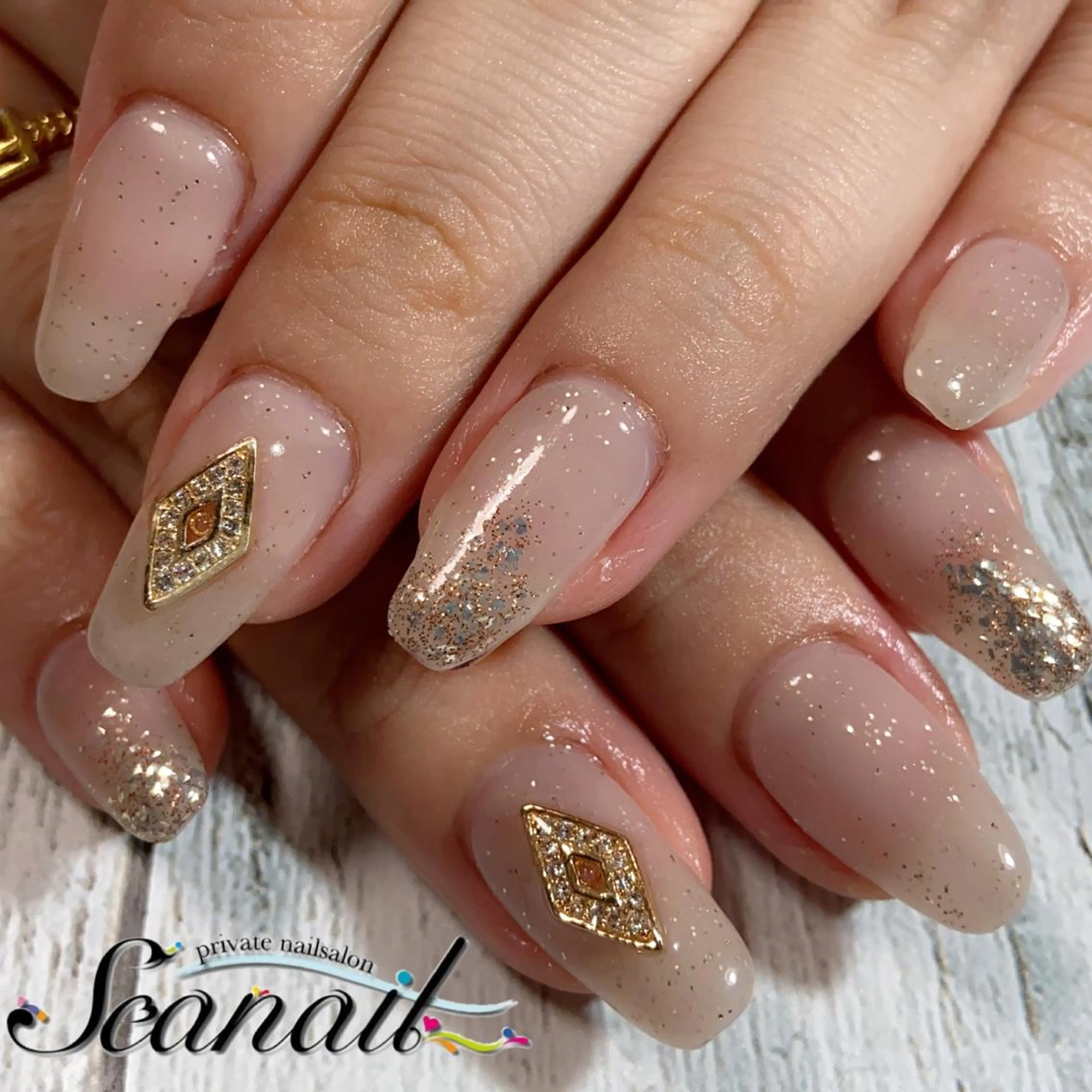 ネイル アートネイル フットネイル ジェルネイル 持ち込み 赤色 小尾 栞のネイルデザイン