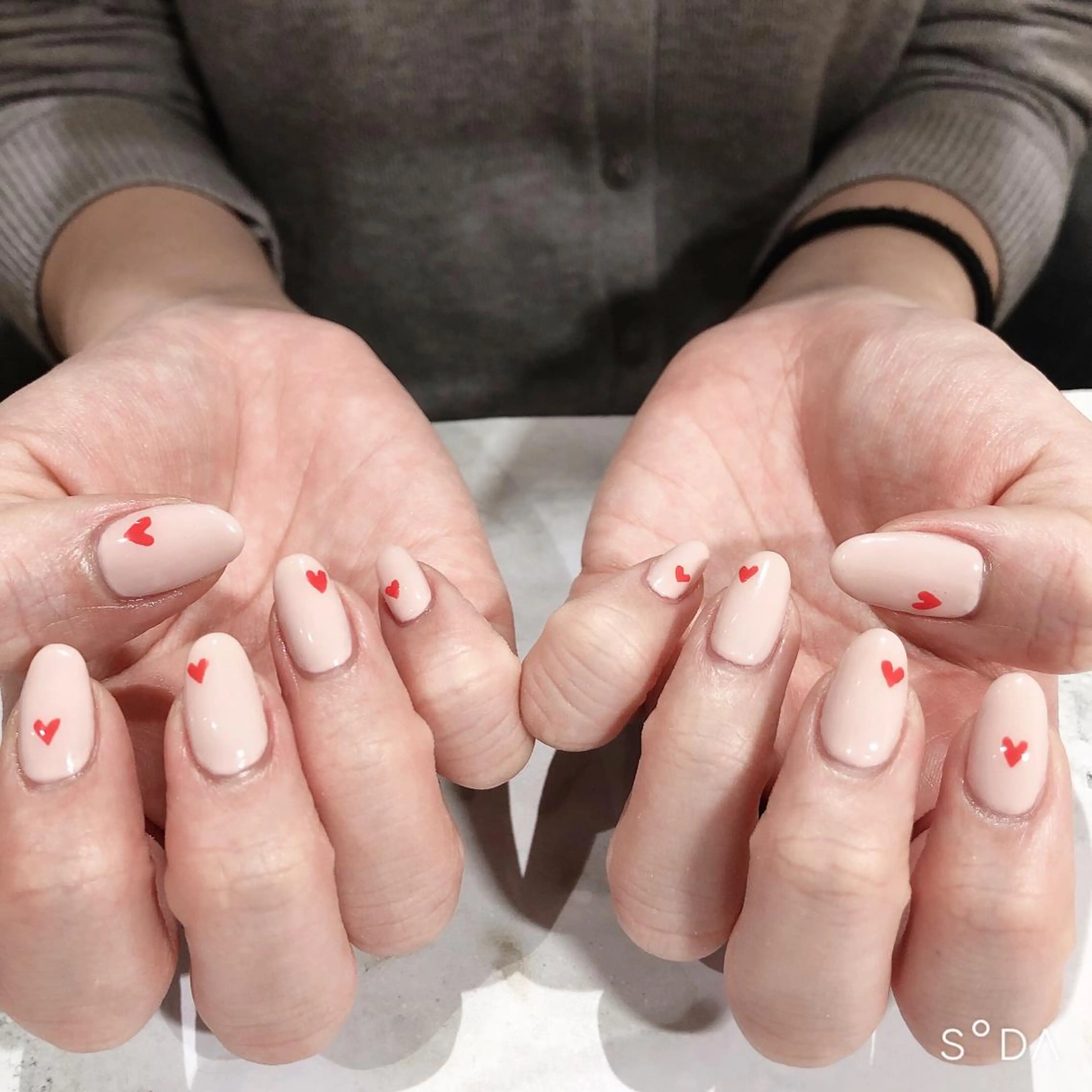 ネイル バレンタイン ハンドネイル 吉野✨ ネイルデザイナー✨のネイルデザイン