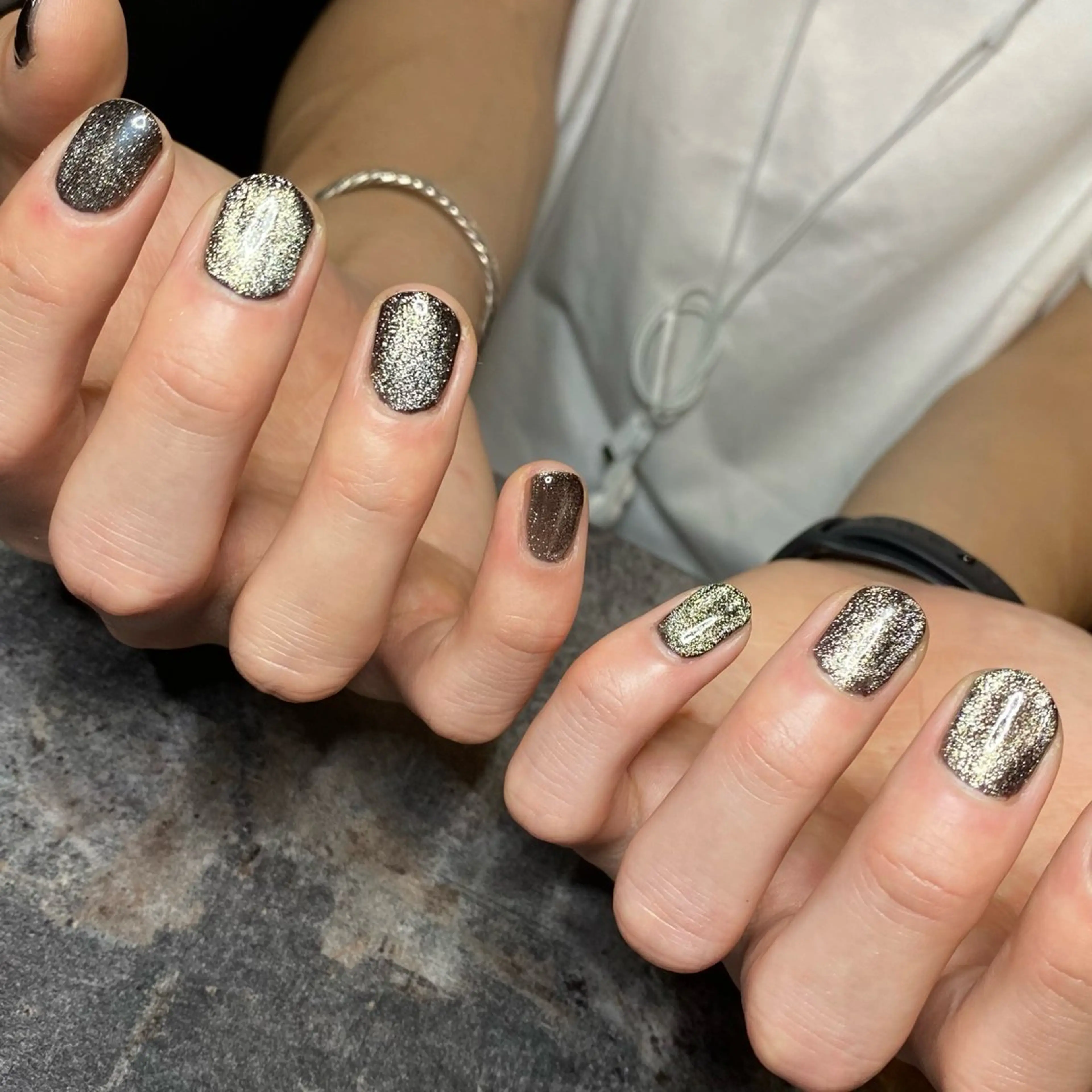 手元のお写真撮らせていただける方のみ🙏他店のオフありの方はこちら！オフ無料メンズワンカラー、マグネットの写真