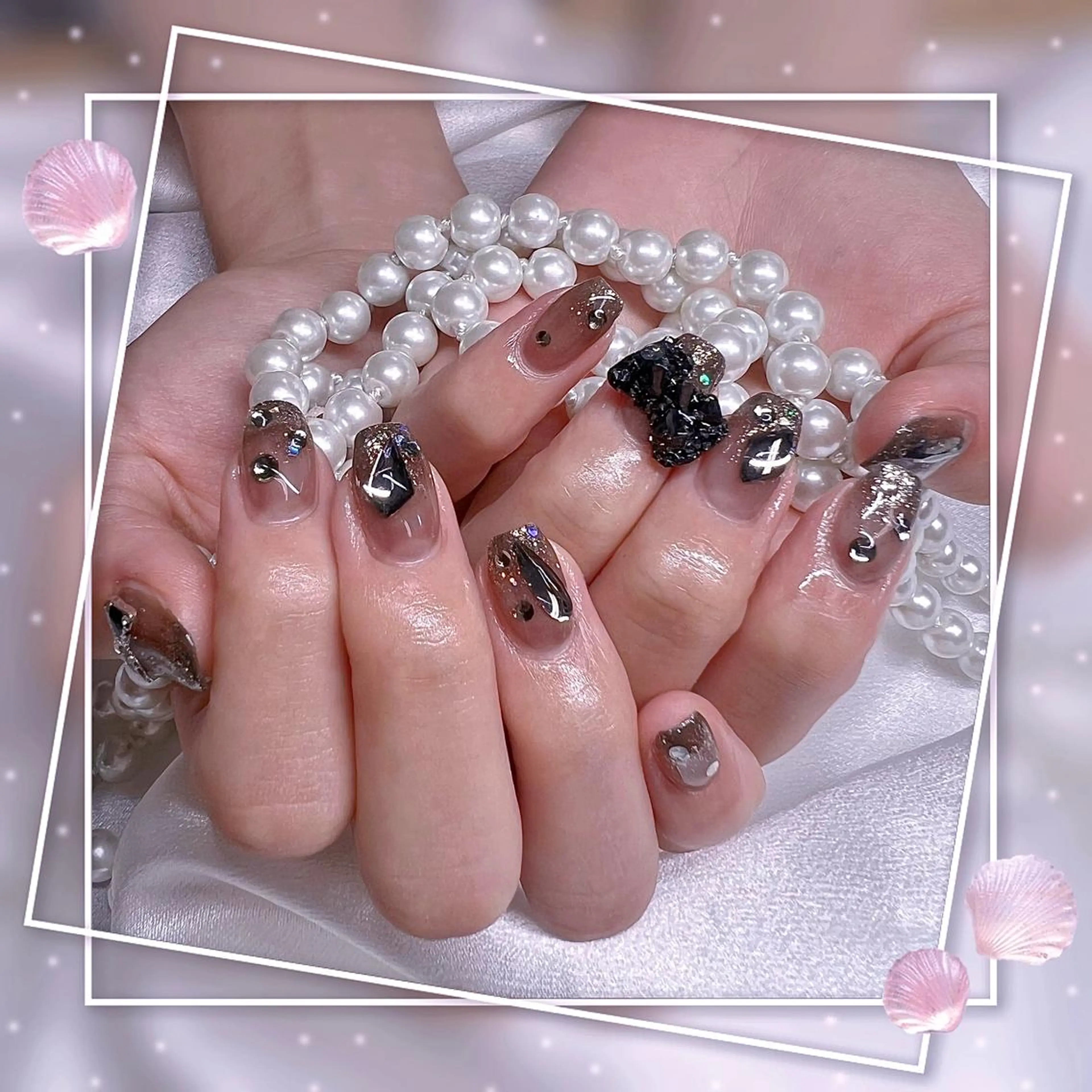 ネイル フレンチネイル キラキラネイル 韓国ネイル マグネットネイル マグネットフレンチ ハンドネイル ハンドケア Chill Nailsalonのネイルデザイン