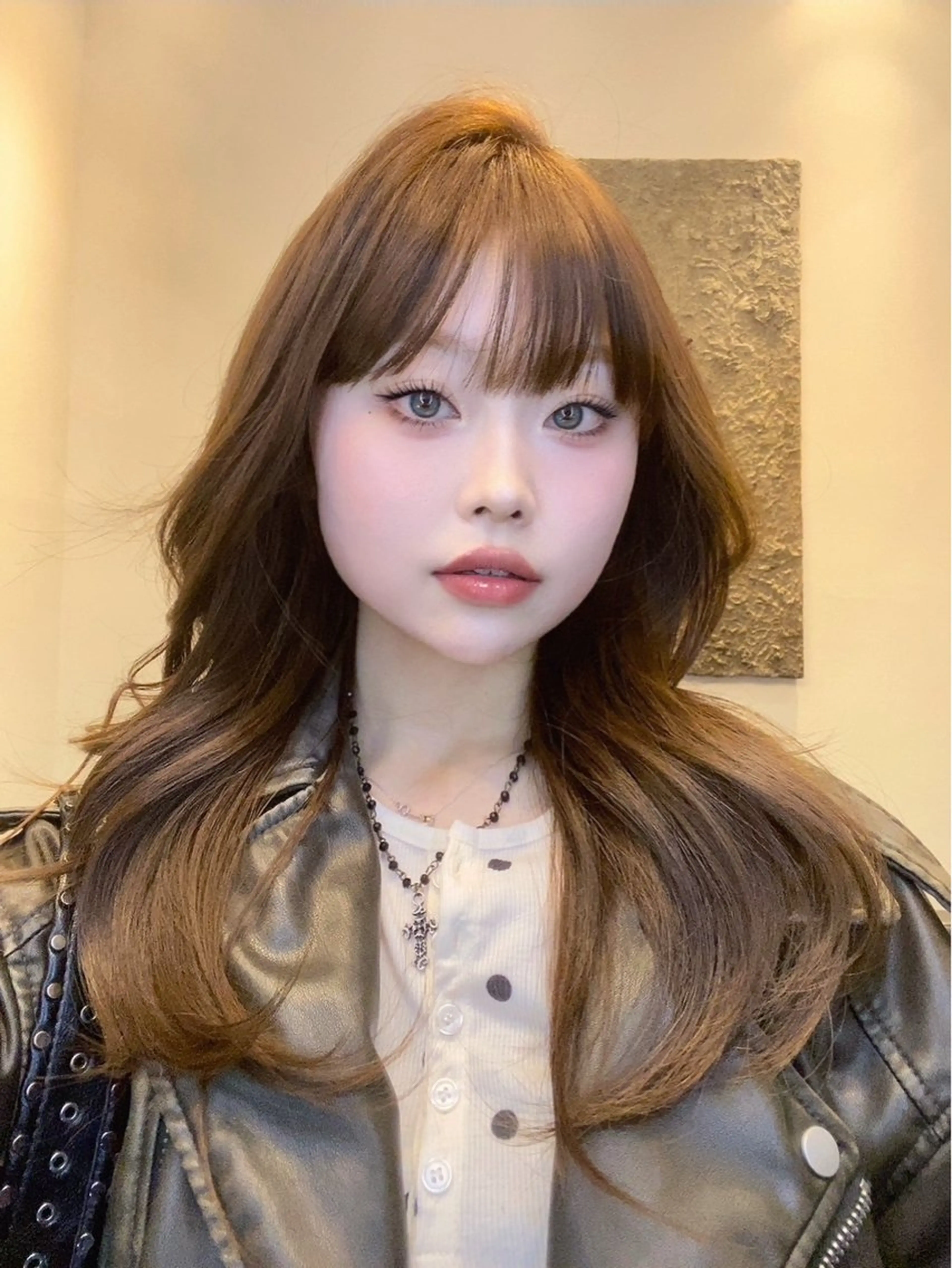 セミロング ヘアカラー にこ🐻‍❄️🫧 透明感カラー🤍のヘアスタイル