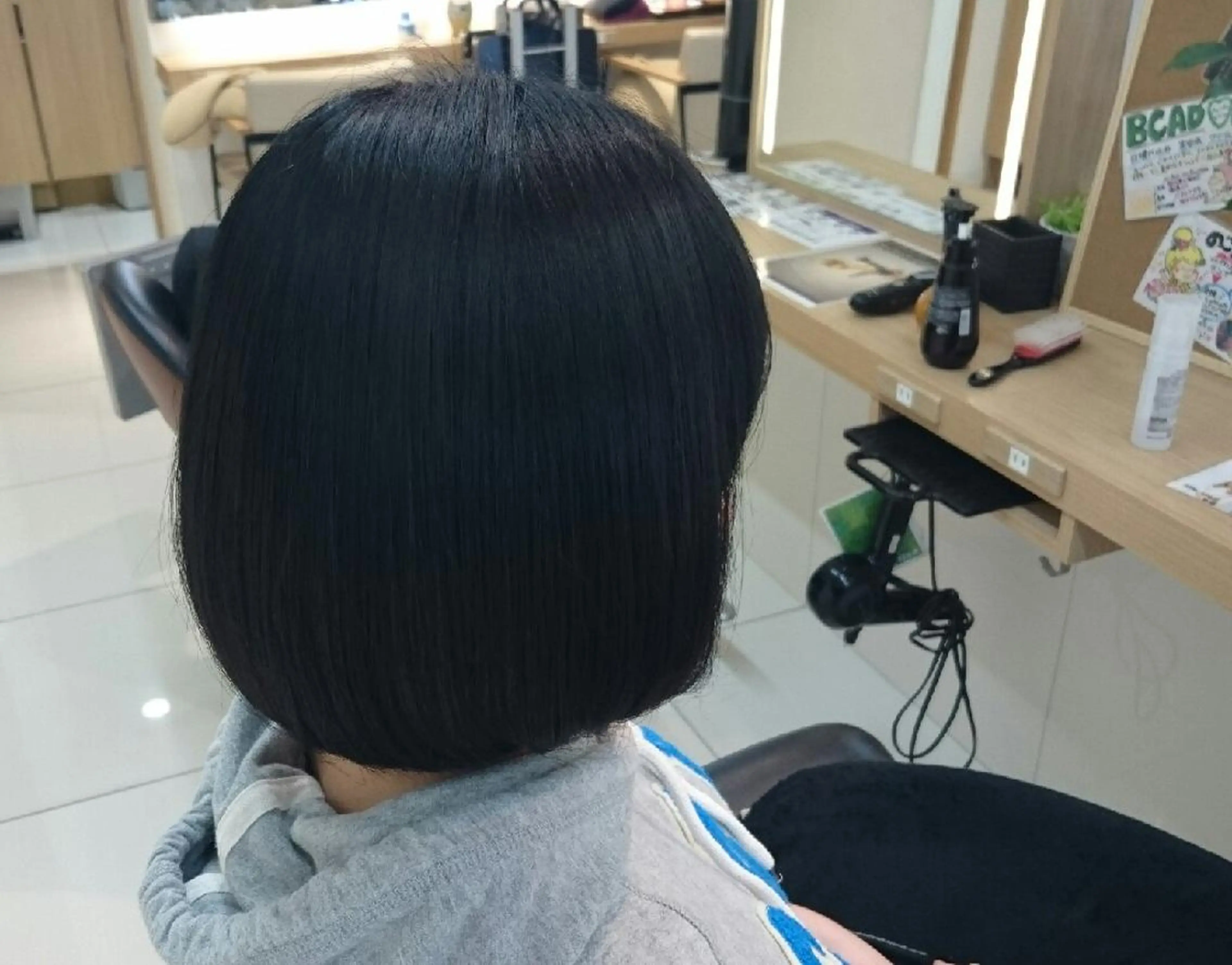 ショート ボブ 透明感ハイライト◎ 伊藤夏海のヘアスタイル