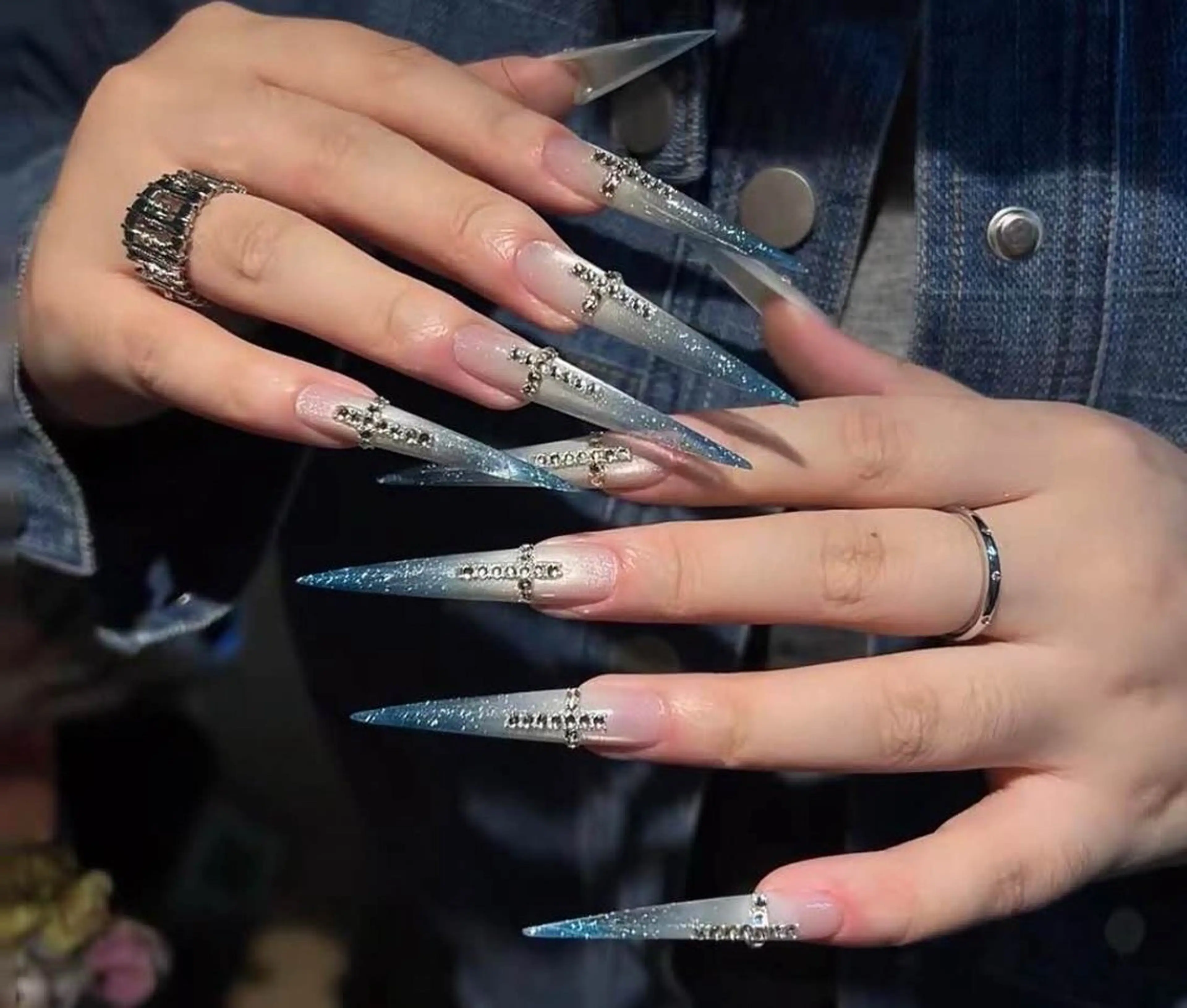 ネイル 小島 阿佑美のネイルデザイン