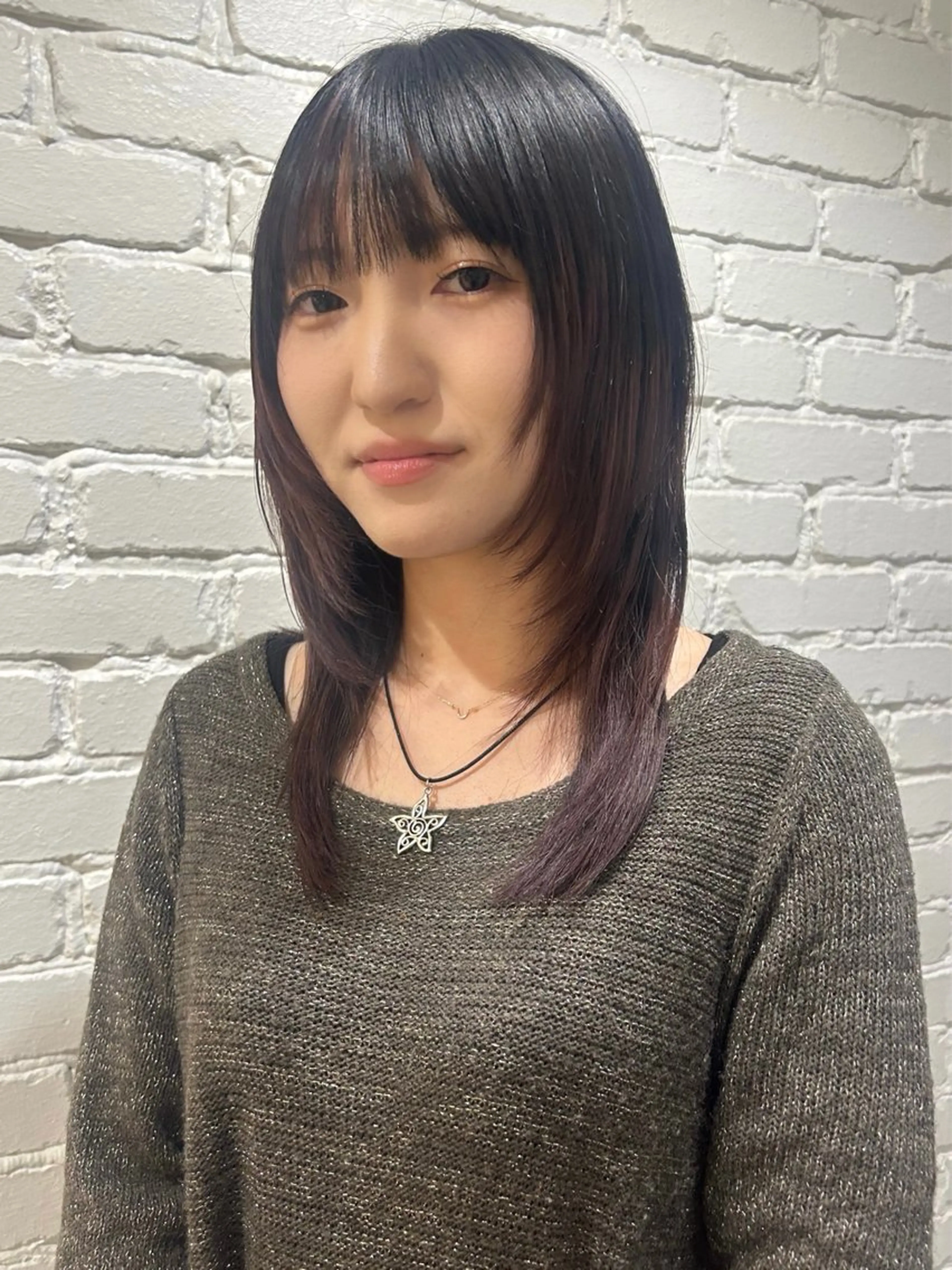 ミディアム カラー ブリーチ デザインカラー レイヤーカット AffECTION所属・カワダ サキのヘアスタイル