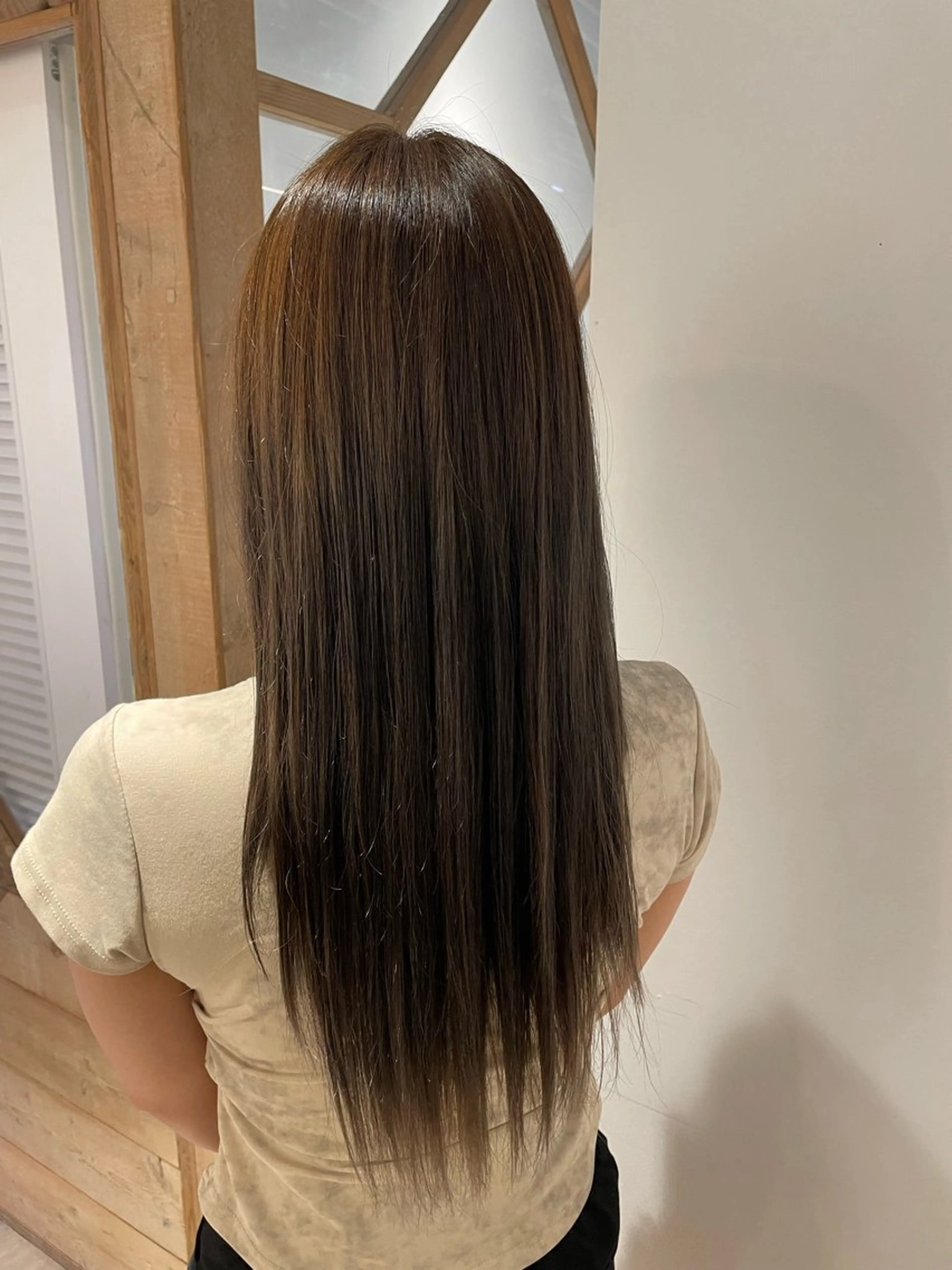 カラー ふくだももこ🍑 すっきりショートのヘアスタイル