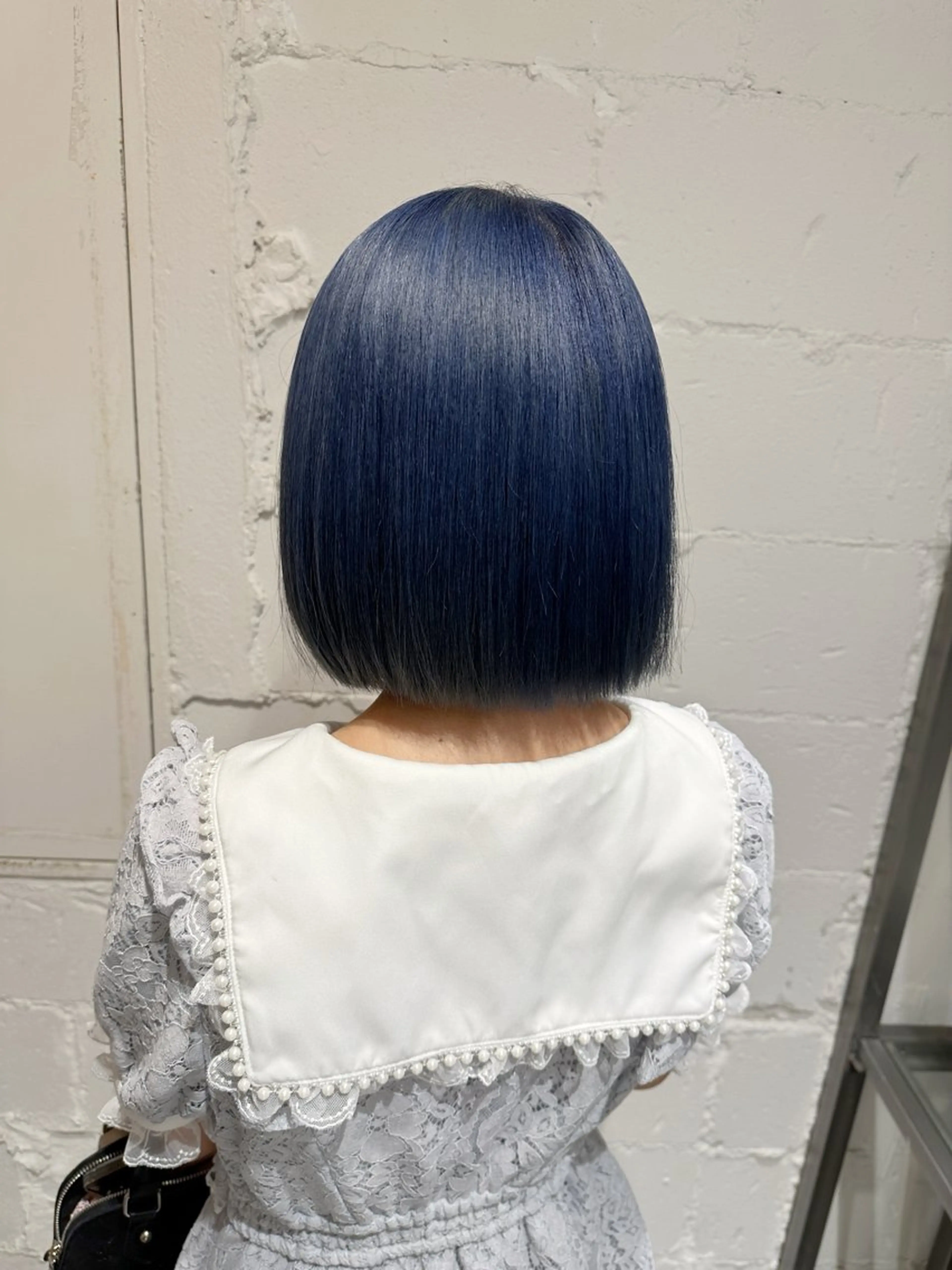 ショート カラー ベージュカラー ブリーチ ブルーカラー ケアブリーチ ダブルカラー カット ヘアカラー レイヤーブリーチ特化 ホワイト専門/岸のヘアスタイル