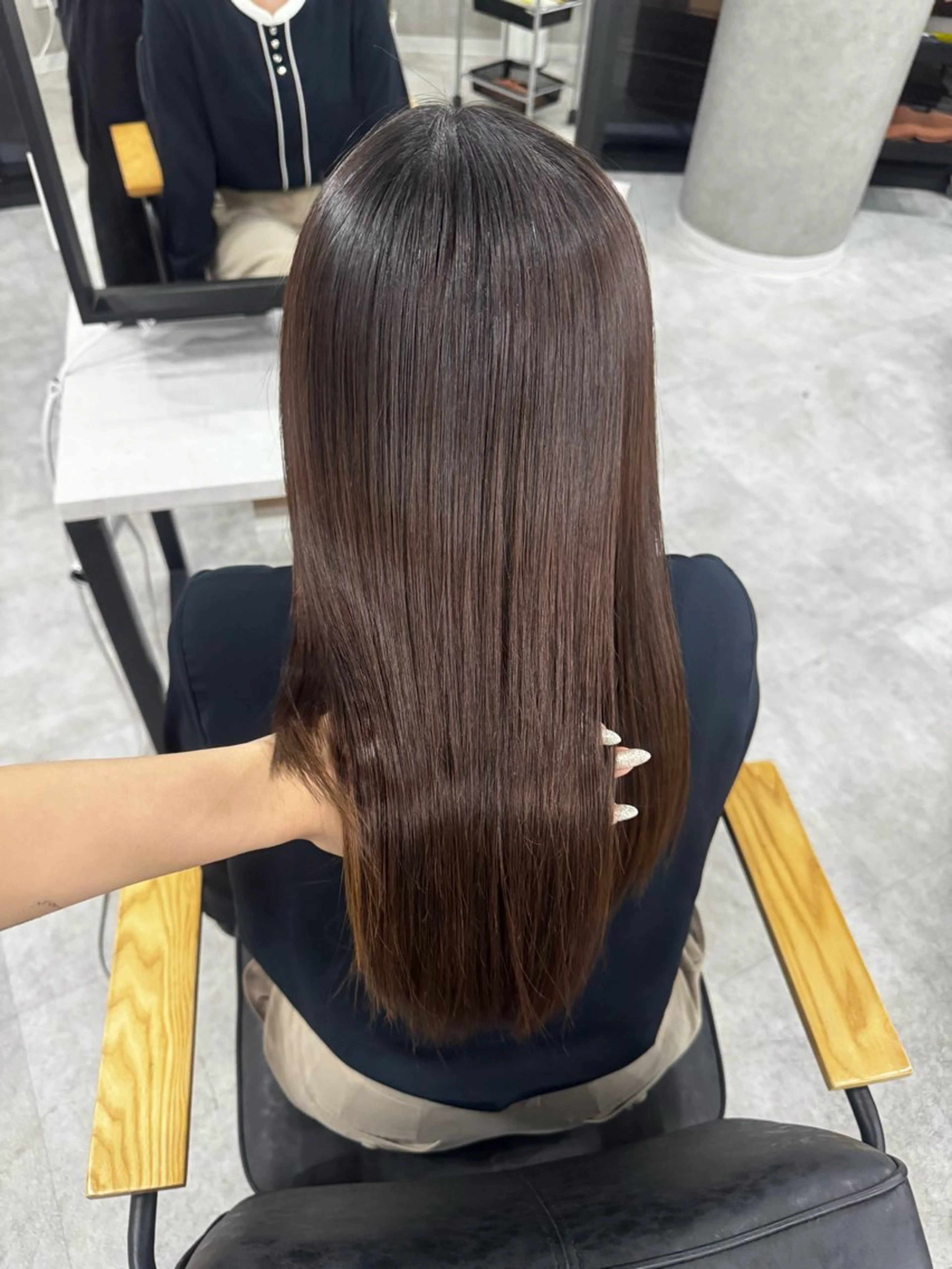 ロング カラー アッシュ アッシュブラウン ベージュカラー 黒髪 ブリーチ カット ヘアカラー トリートメント 赤み無し柔らかカラー 【梅田】madokaのヘアスタイル