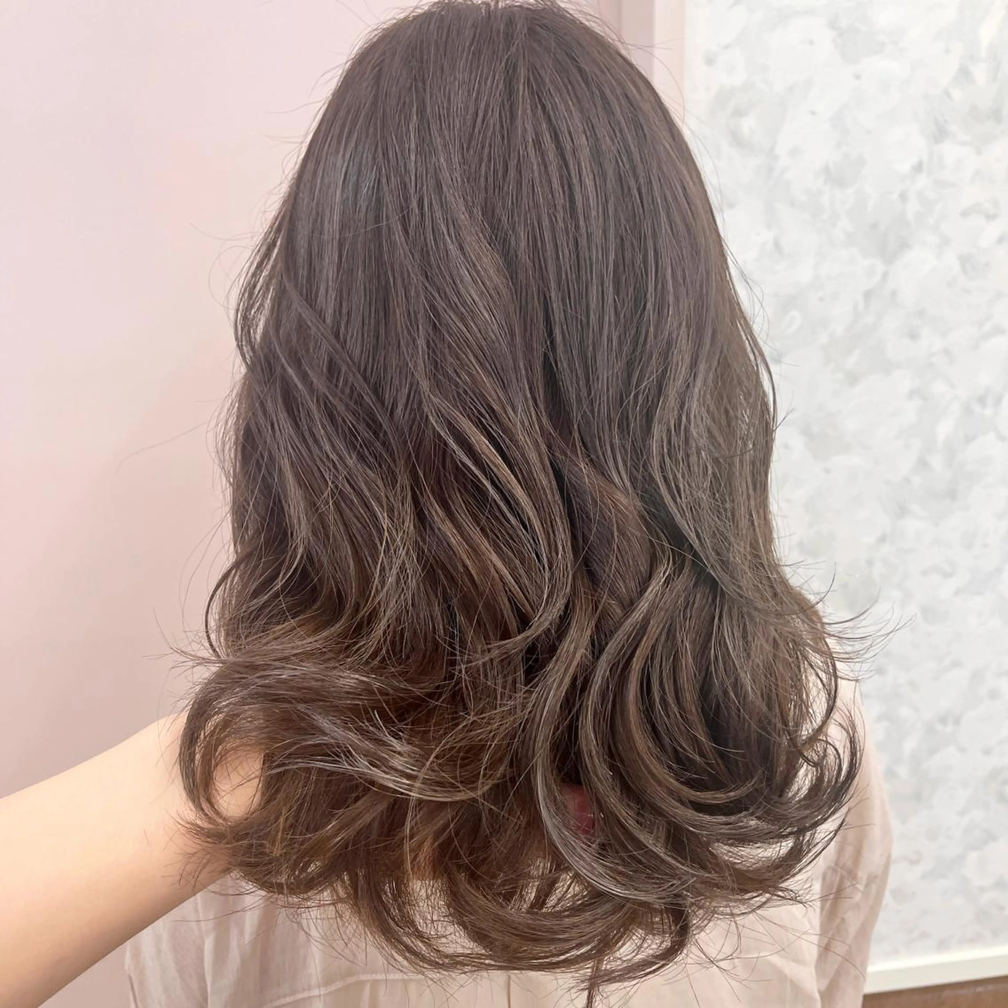 ロング カラー 編み込みエクステ バレイヤージュ ベージュカラー ブリーチ 透明感カラー 髪質改善のプロ✨りな さんのヘアスタイル