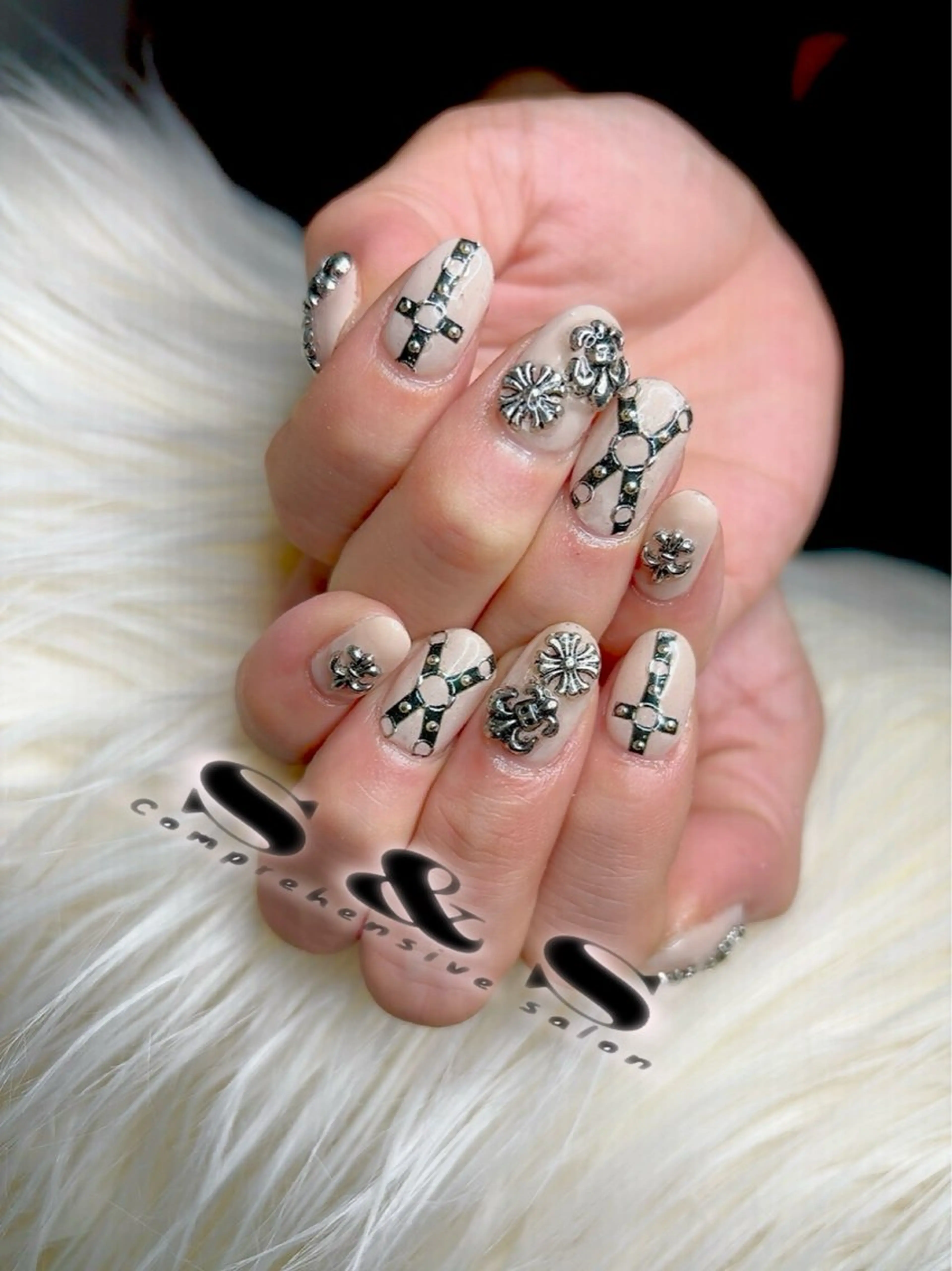 ネイル 成人式 長さ出し メンズネイル 持ち込み ブライダルネイル S&S 村田小百合のネイルデザイン