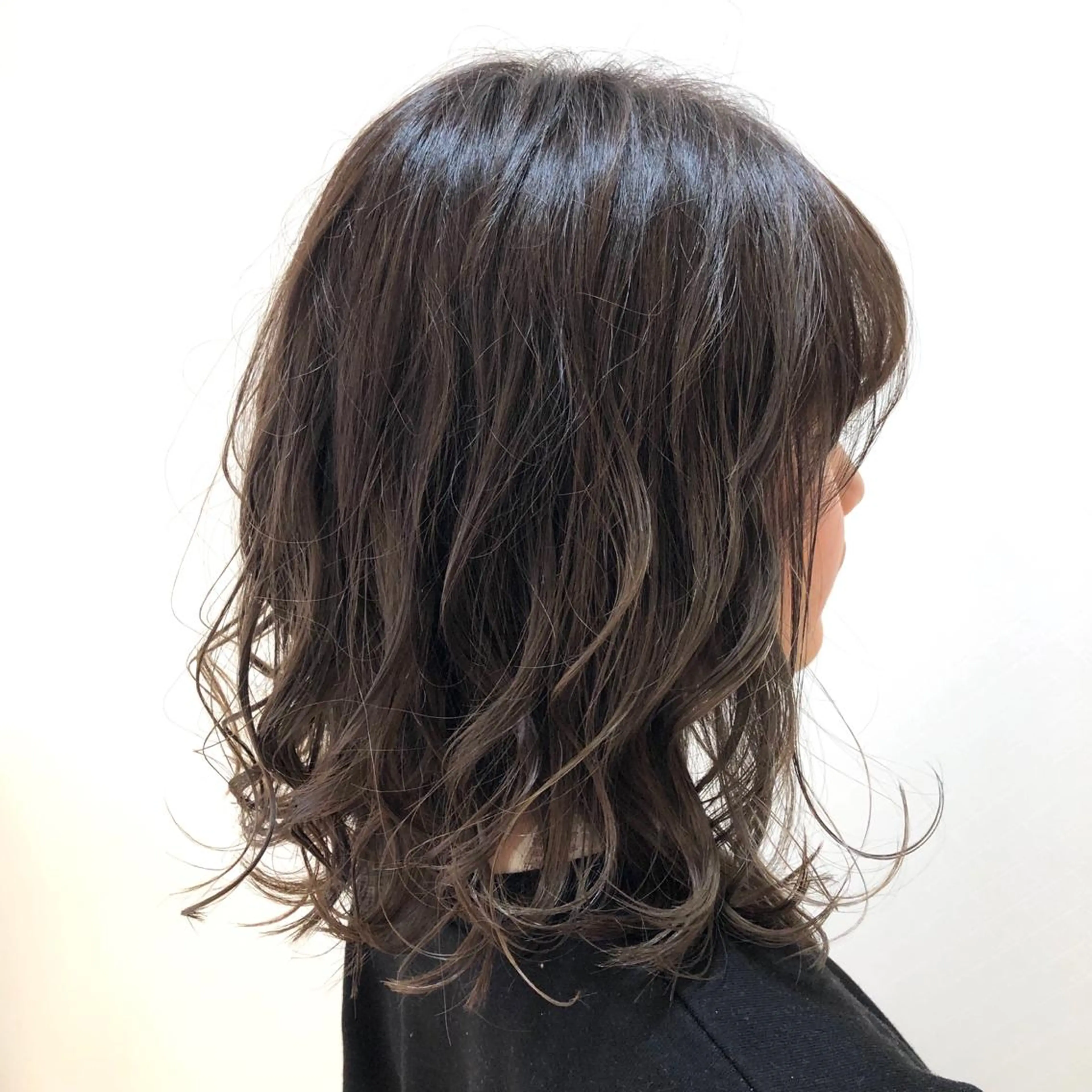 ミディアム カラー 透明感カラー グラデーションカラー グレージュ イルミナカラー 🌈ぷる艶カラー🌈 髪質改善👑柳沼尚貴のヘアスタイル