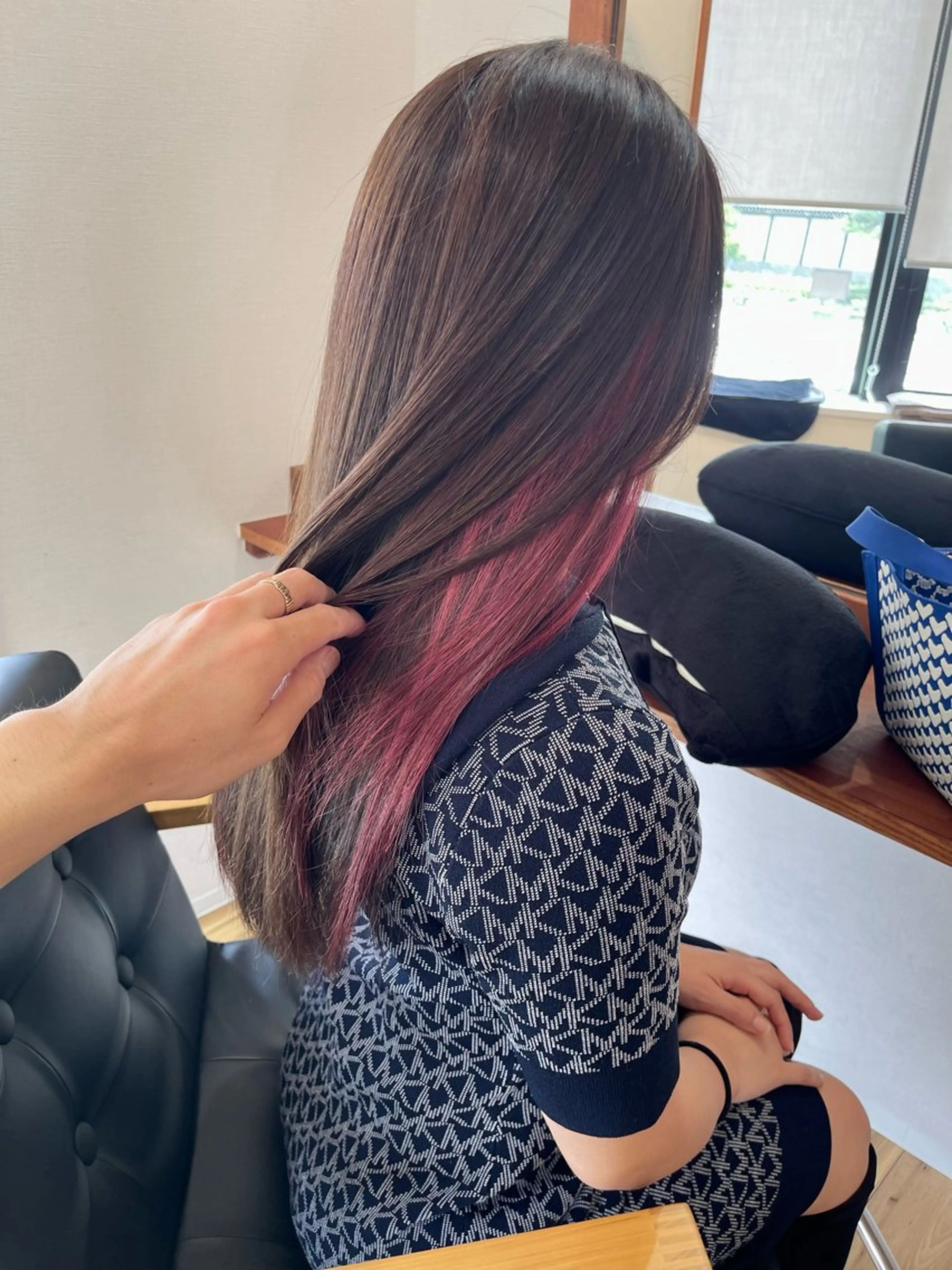 ロング カラー ピンクカラー カット ヘアカラー トリートメント 髪質改善ｶﾗｰ ｹｱﾌﾞﾘｰﾁ/ﾀﾑのヘアスタイル