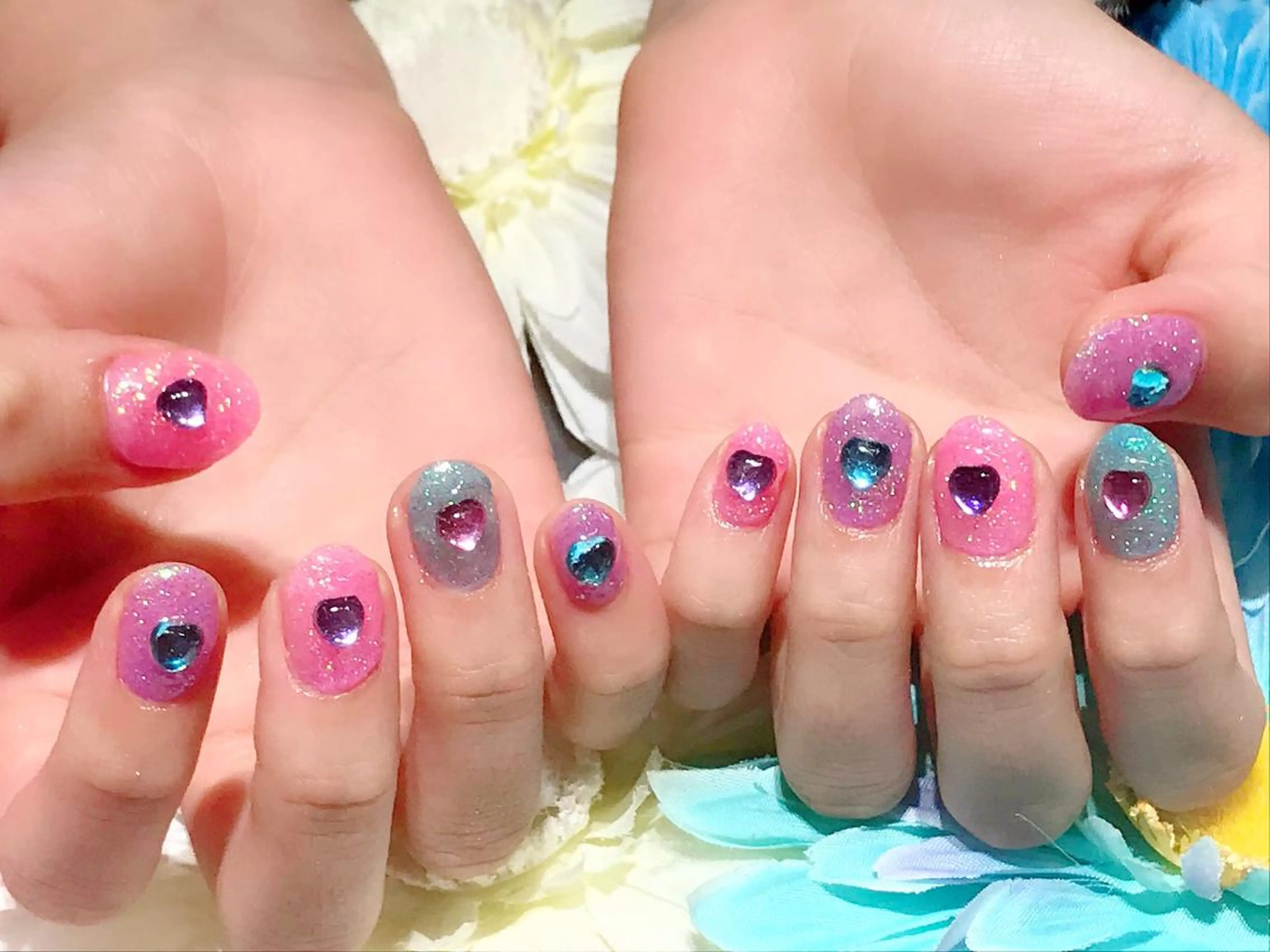 ネイル ラメ(グリッター) ストーンネイル YUN 💅のネイルデザイン