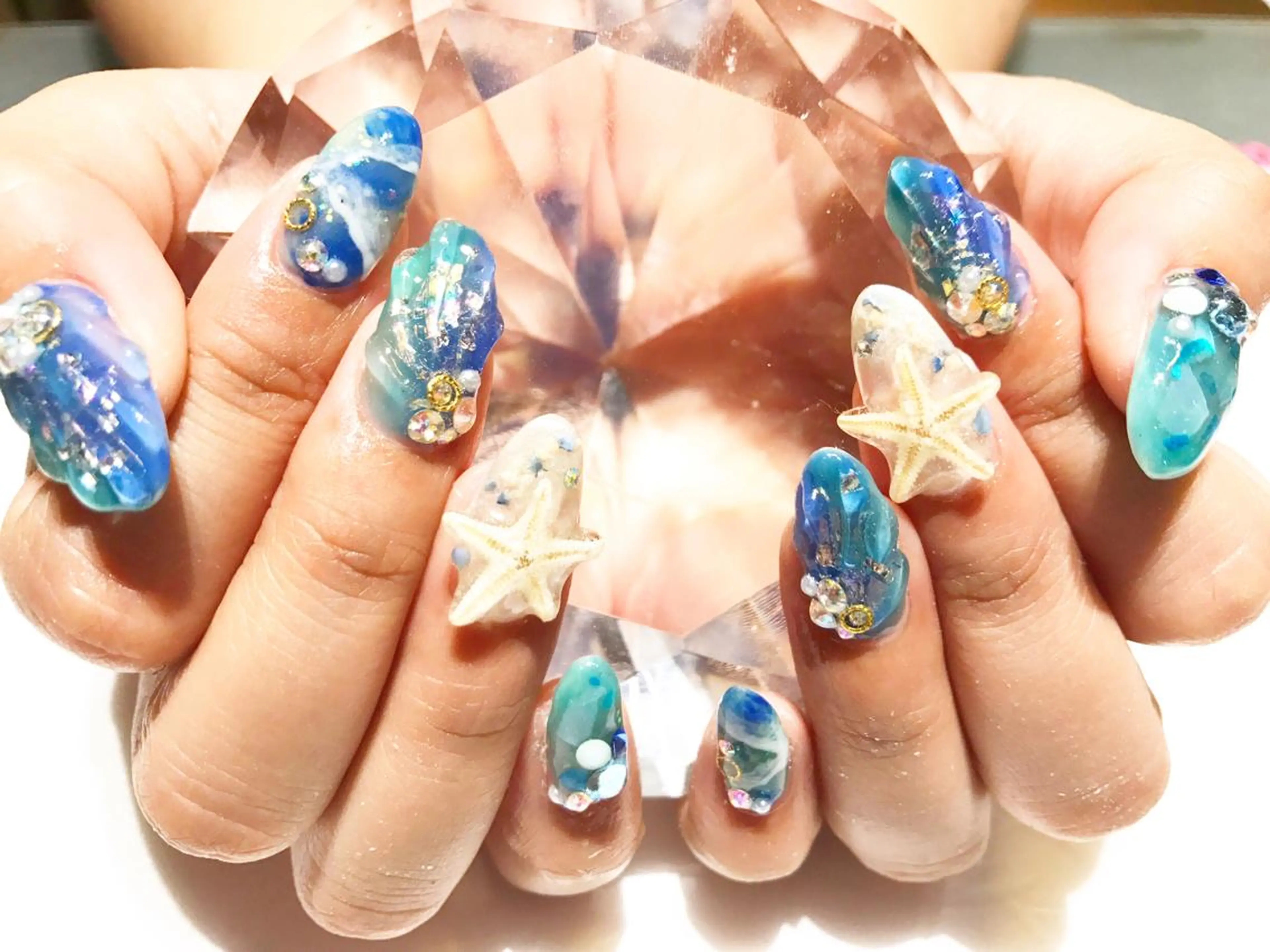 ネイル ジェルネイル YUN 💅のネイルデザイン