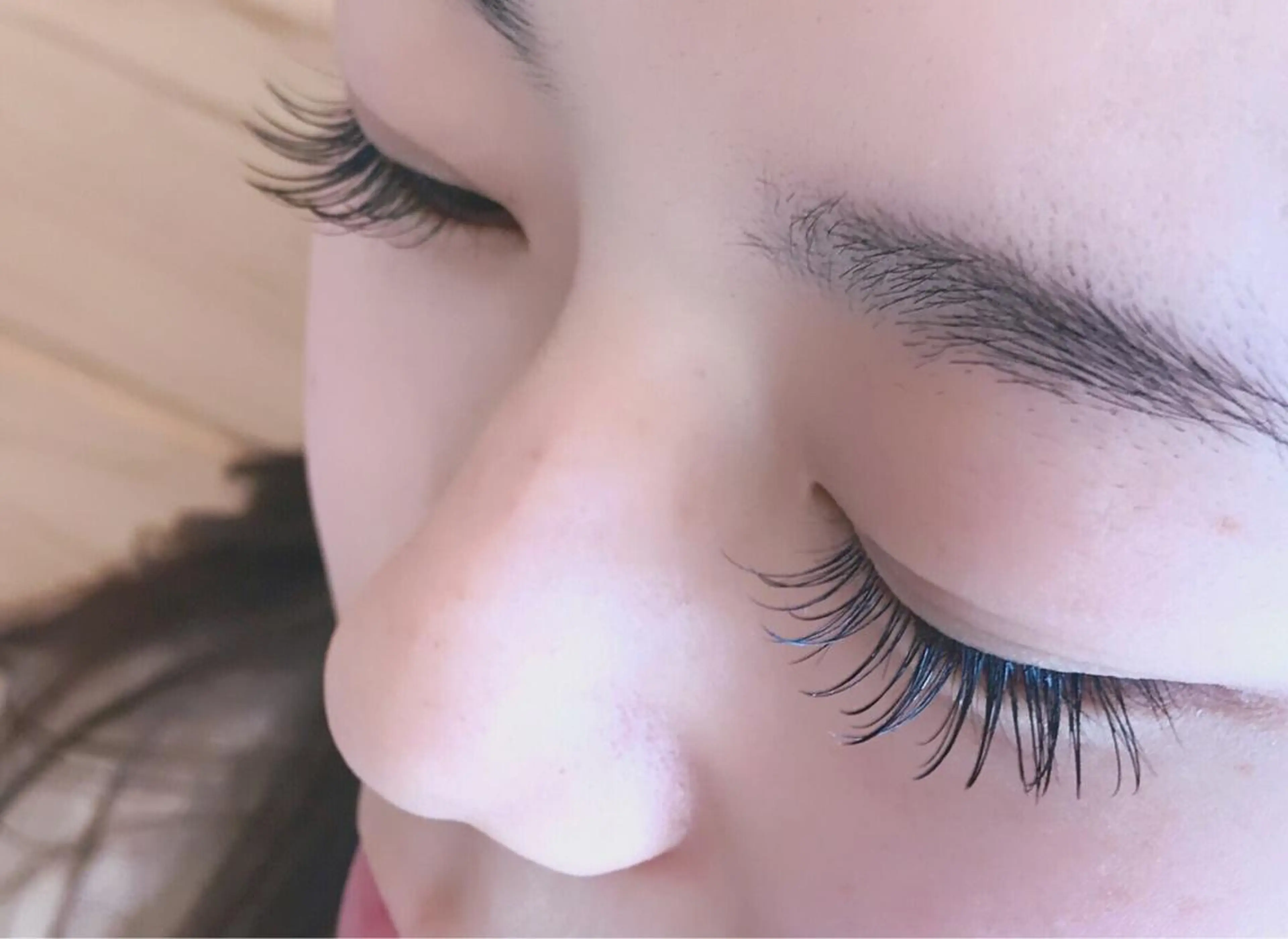 マツエク・マツパ 本田 初音のヘアスタイル