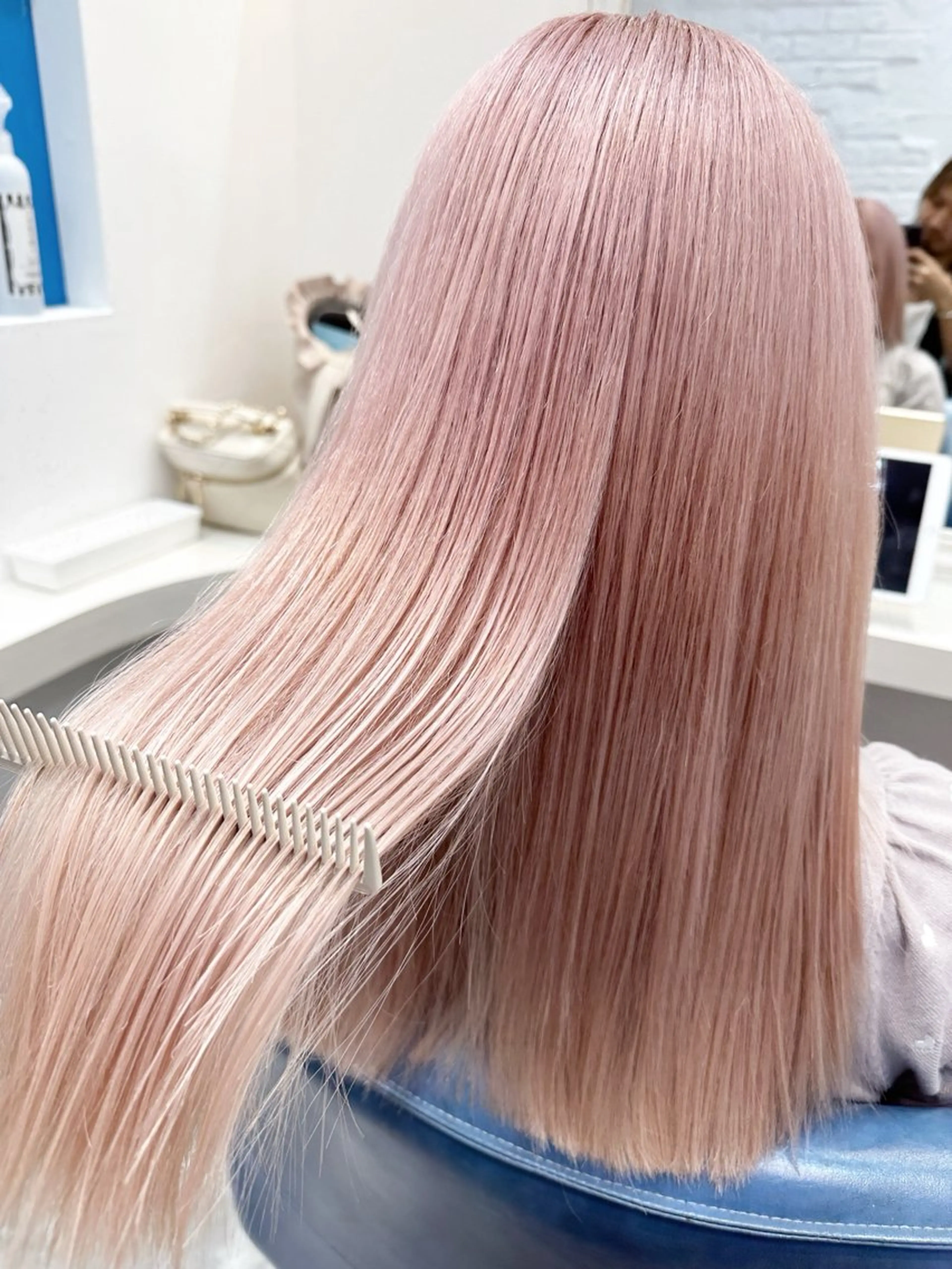 ロング カラー ブリーチ ピンクカラー ホワイトピンク uros.所属・中目黒✂︎店長✂︎ TOMOHIROのヘアスタイル