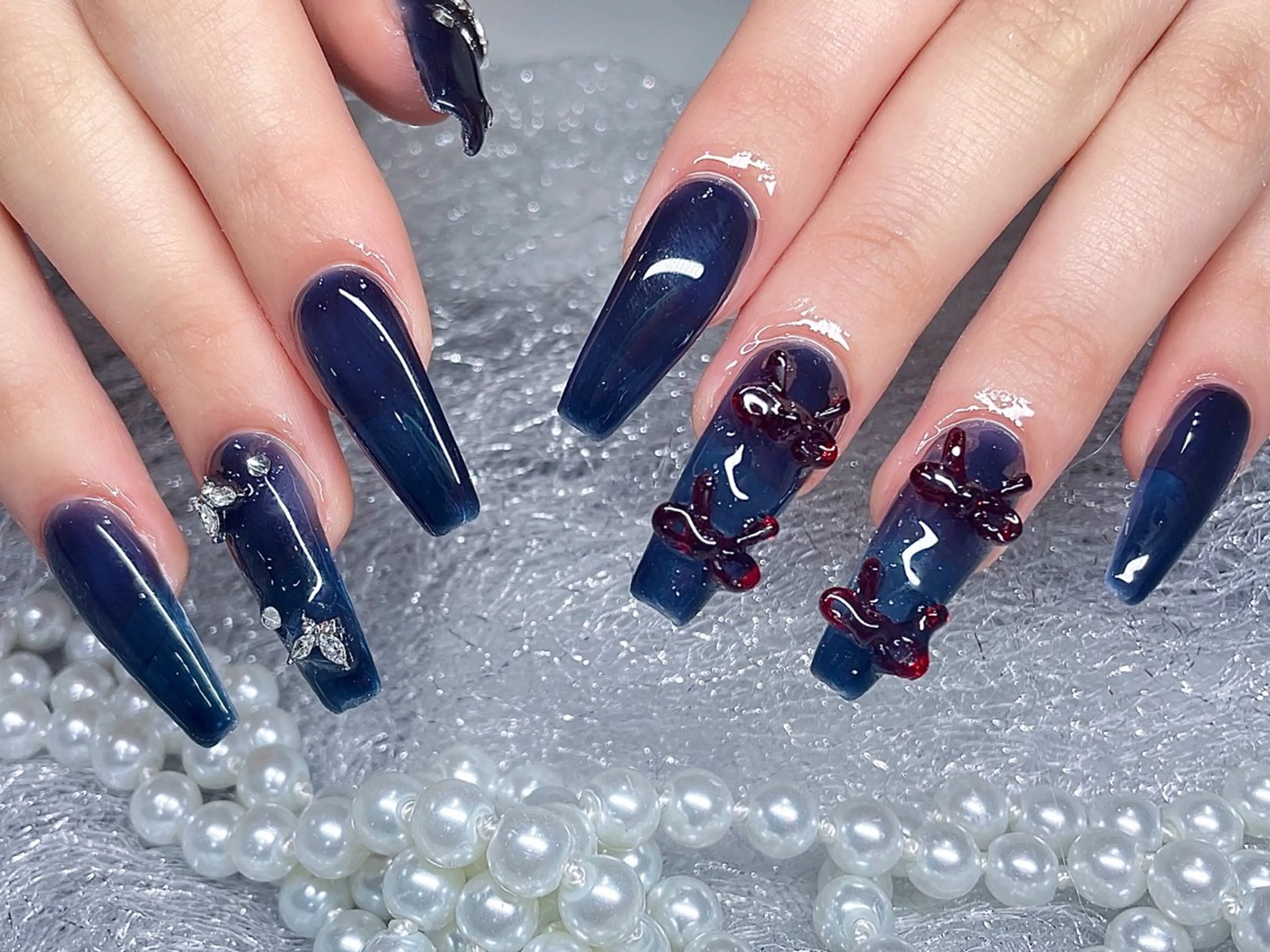 ネイル 長さ出し フットネイル フレンチネイル ジェルネイル ガラスフレンチ ハンドネイル ハンドケア More Glam渋谷店のネイルデザイン