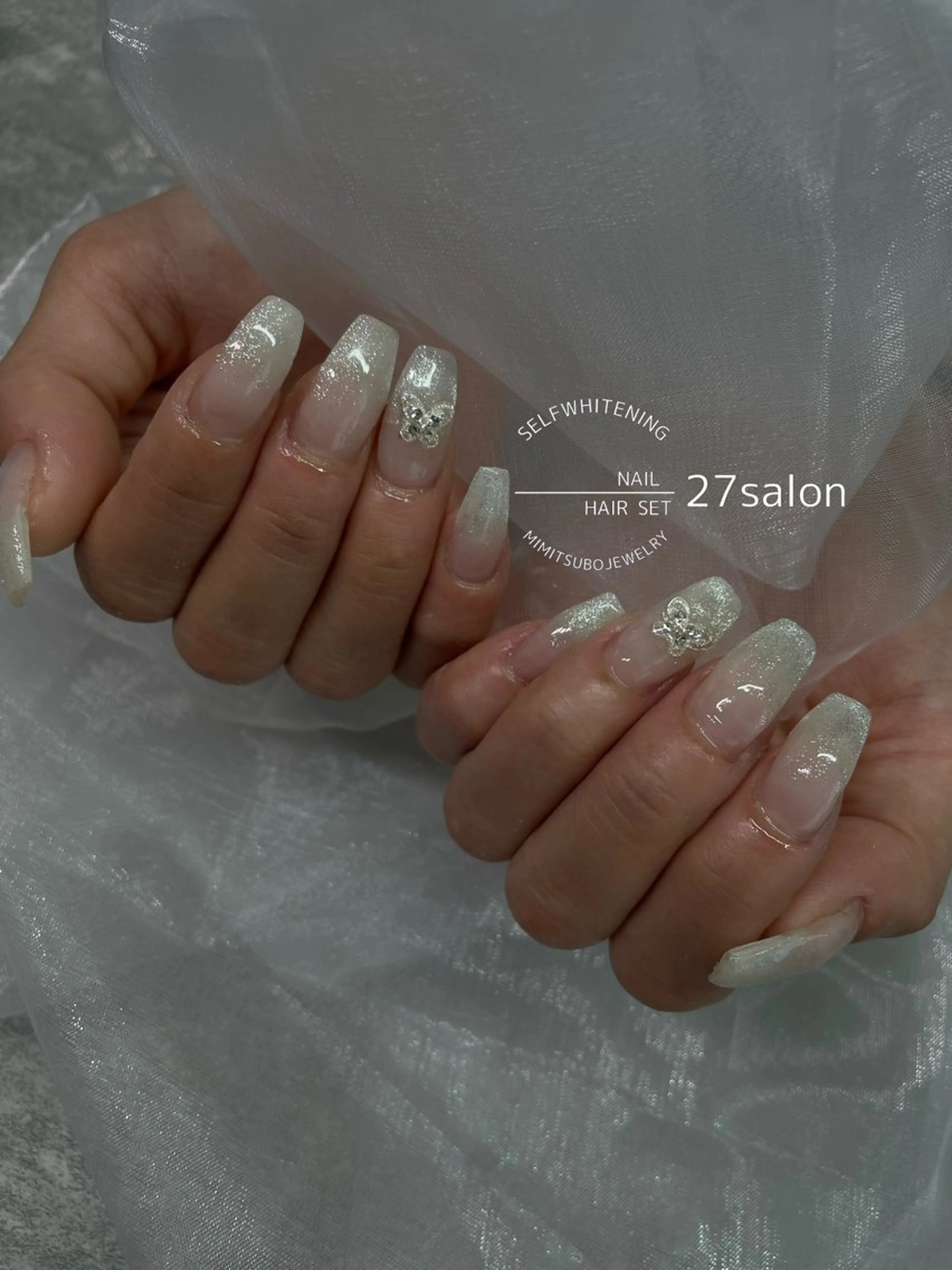 ネイル グラデーション マグネットネイル ホワイト ハンドネイル 27salon yuinaのネイルデザイン